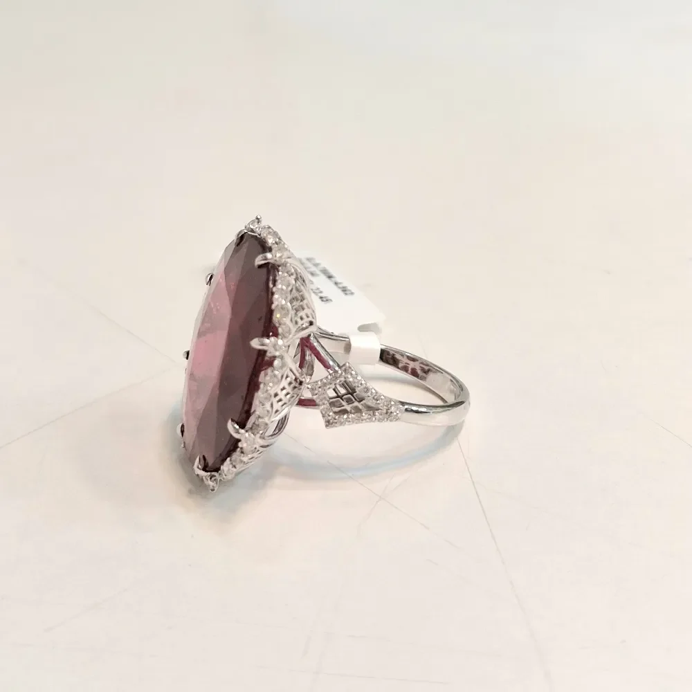 DIAMOND RUBY OVAL RING