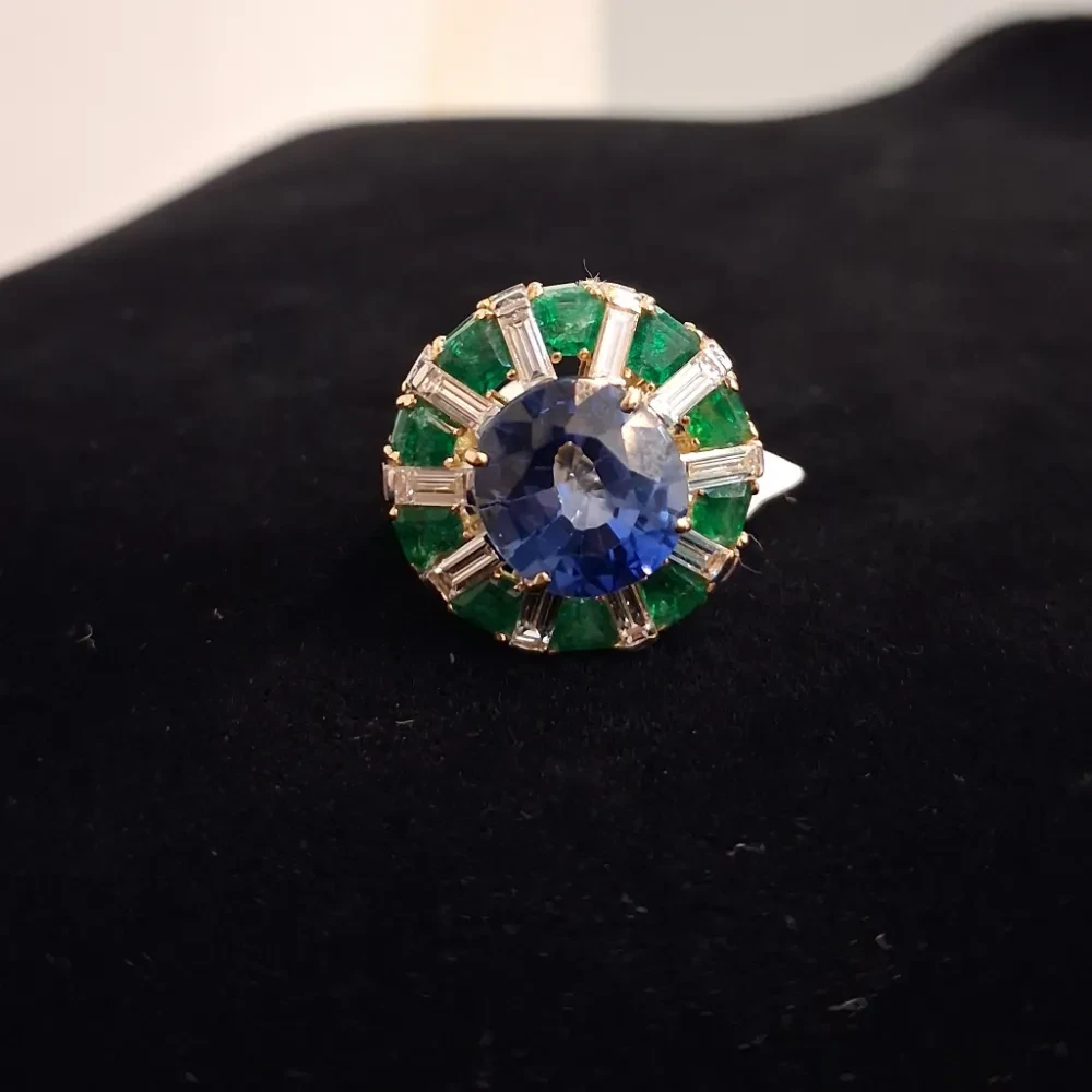 IMITATION NILLA OVAL EMERALD DIAMOND RING