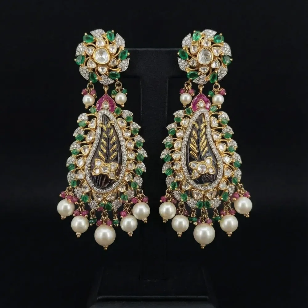 EMERALD PAN TURMULIN CARVIN EARRING