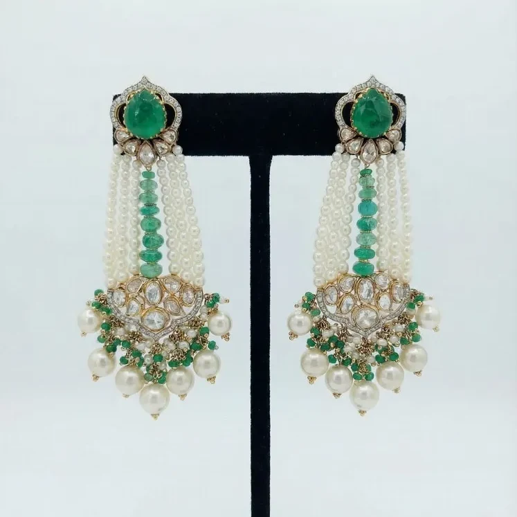 EMERALD CARVIN EARRING