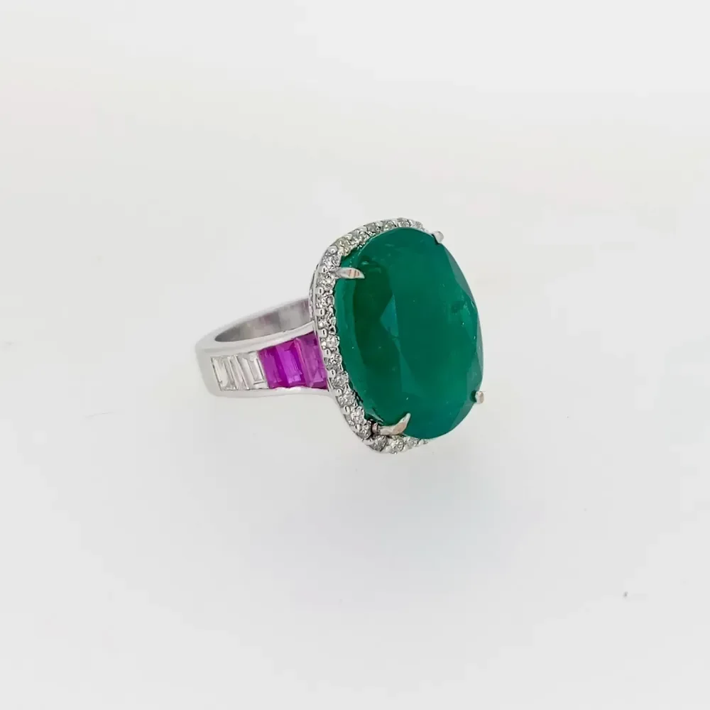 DIAMOND EMERALD OCTO RING