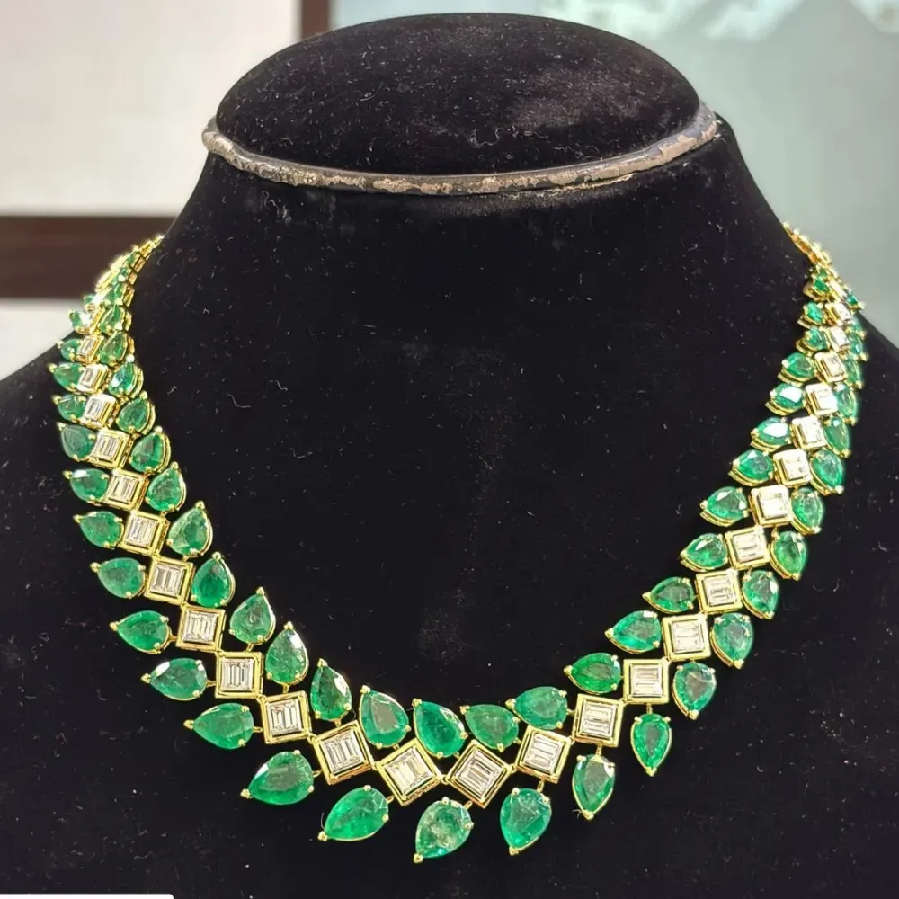 EMERALD PAN NECKLACE