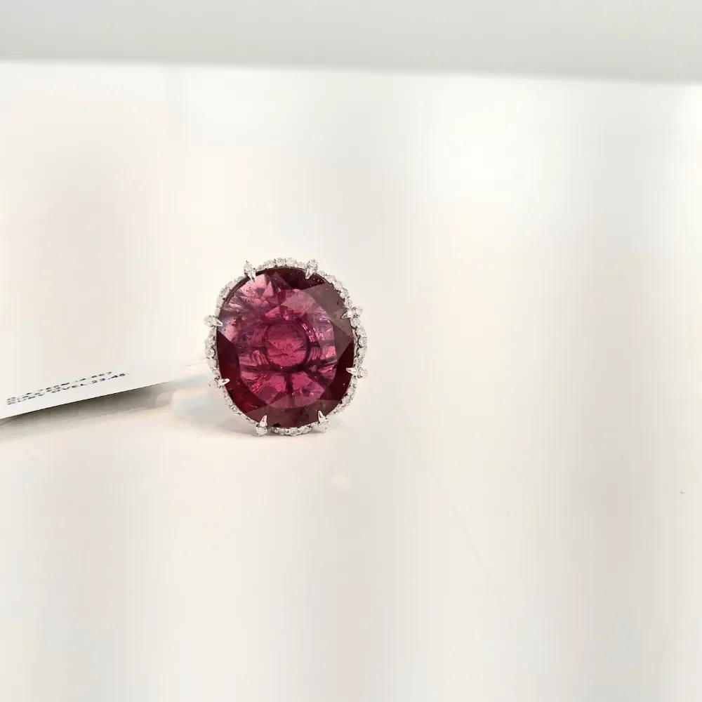 DIAMOND RUBY OVAL RING