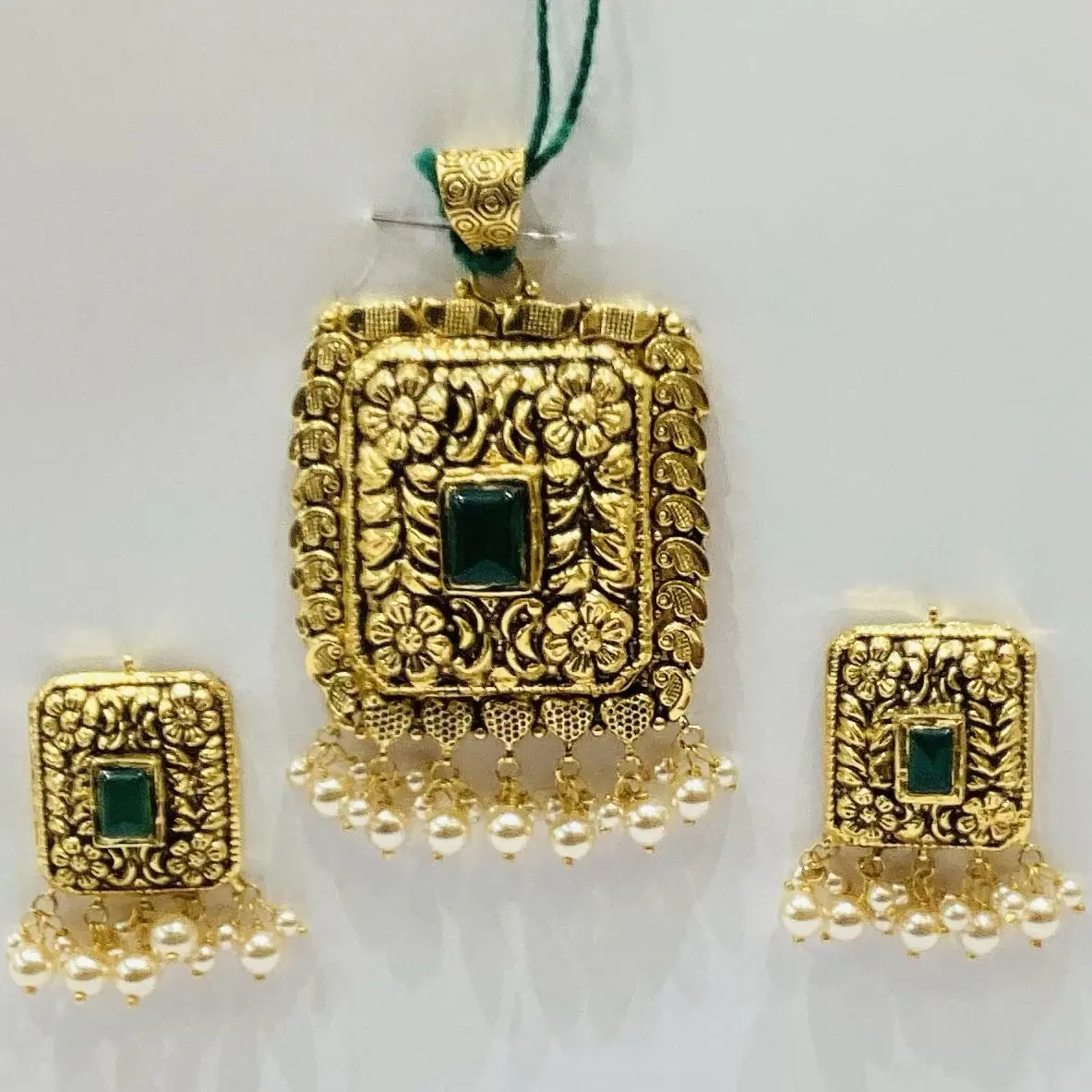 Antique Pendent Set