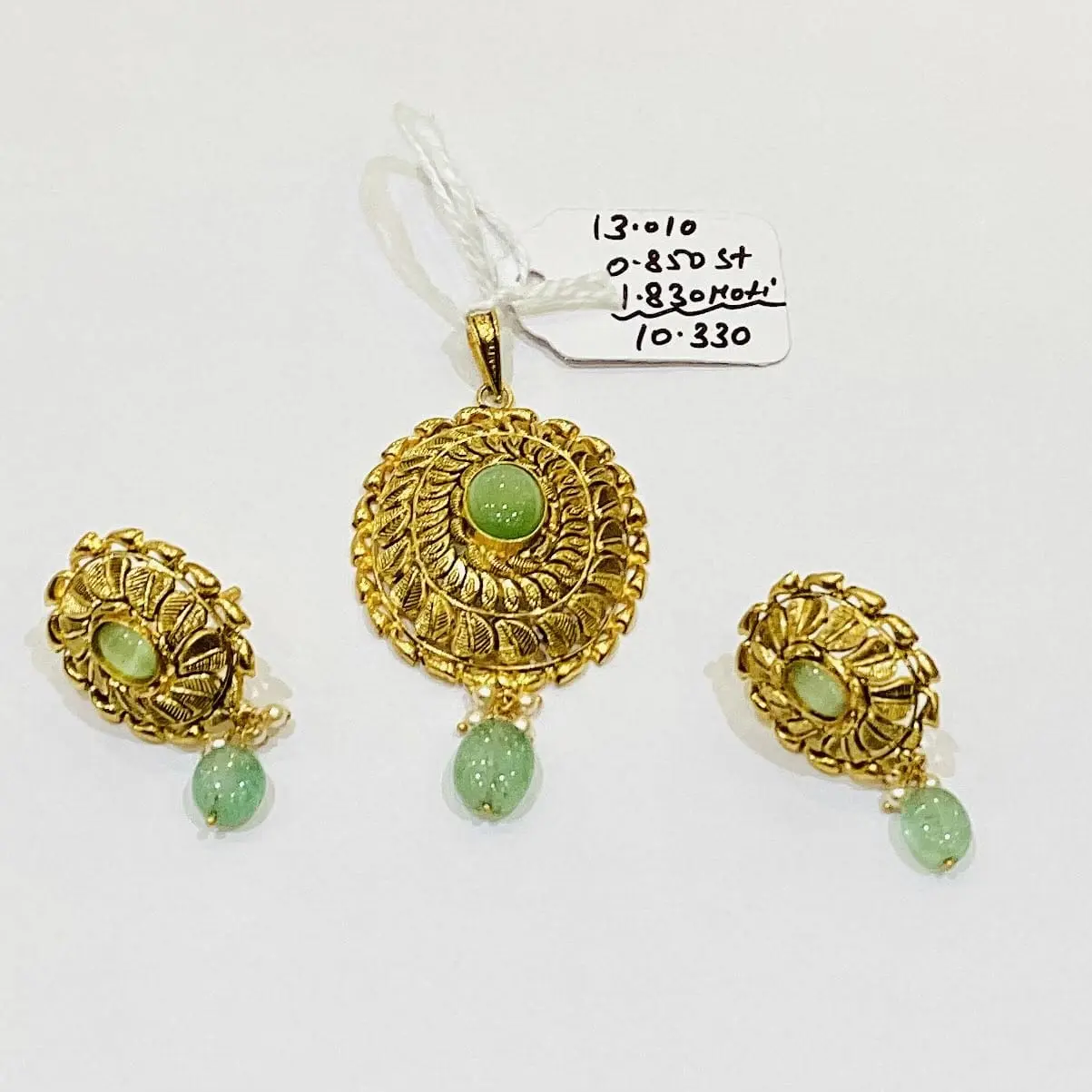 Pendent Set