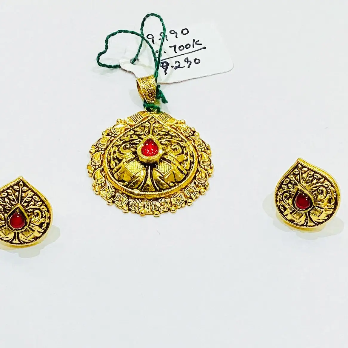 Antique Pendent Set