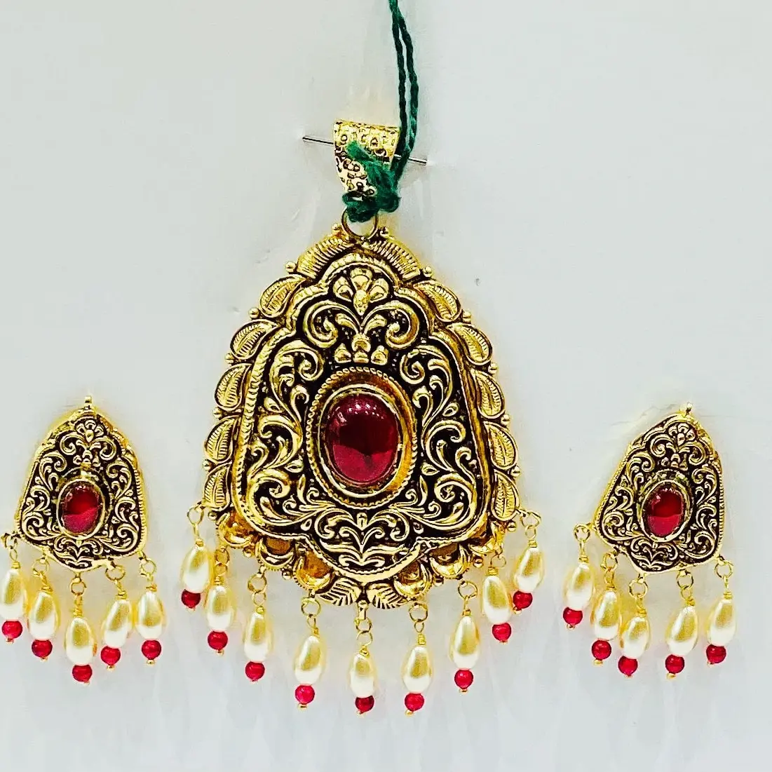 Antique Pendent Set