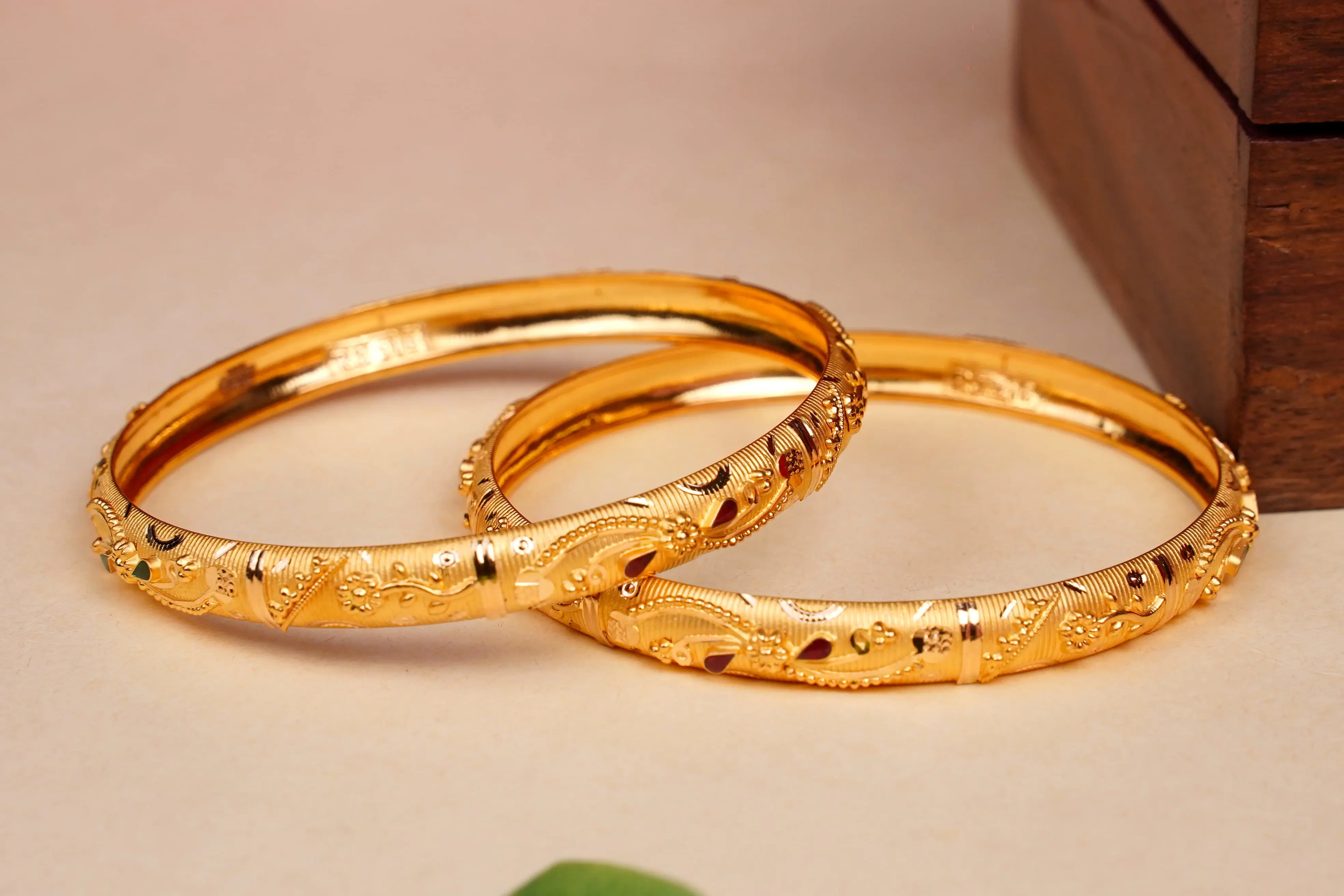 BANGLES