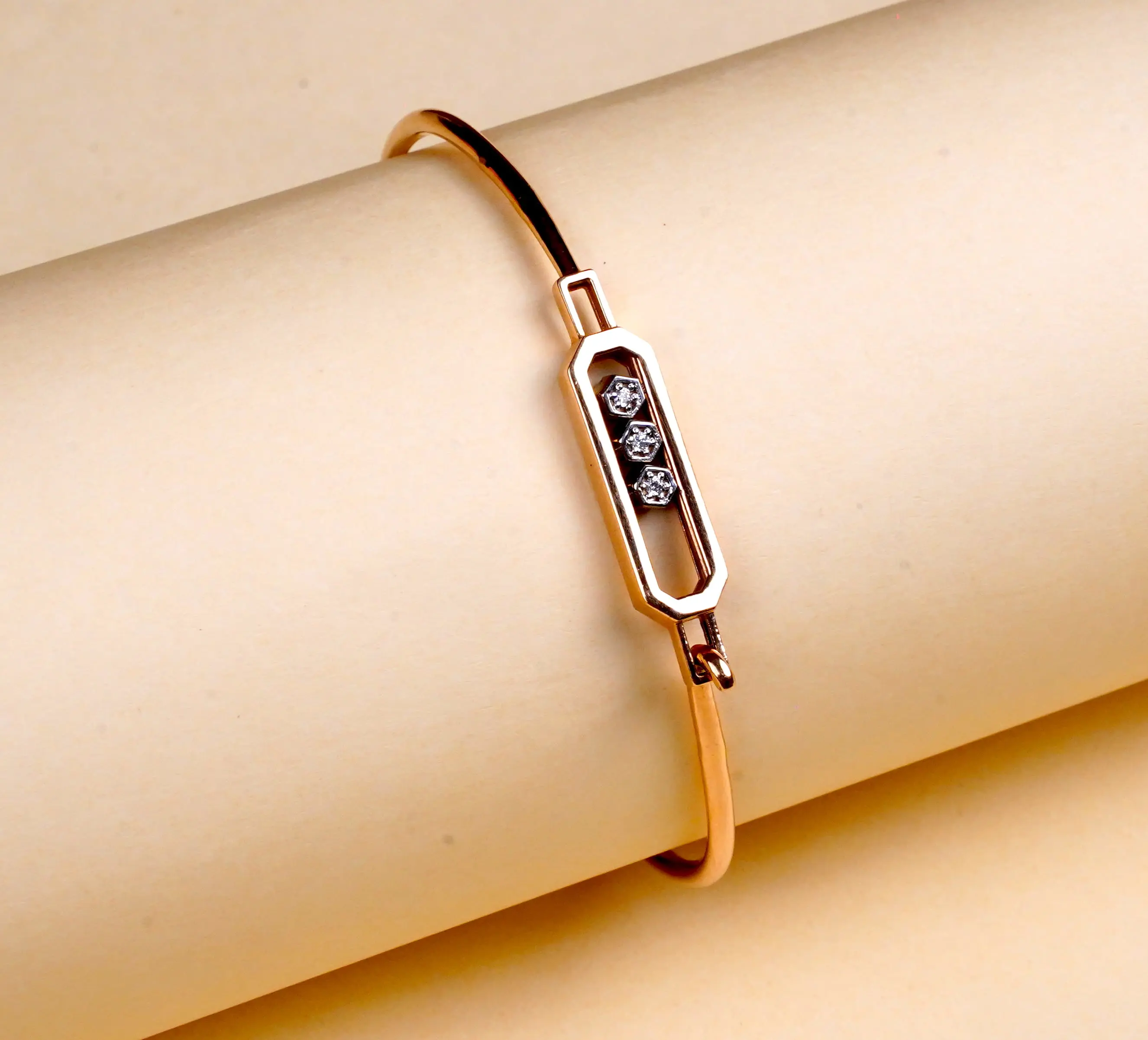 18K WOMEN BRACELET