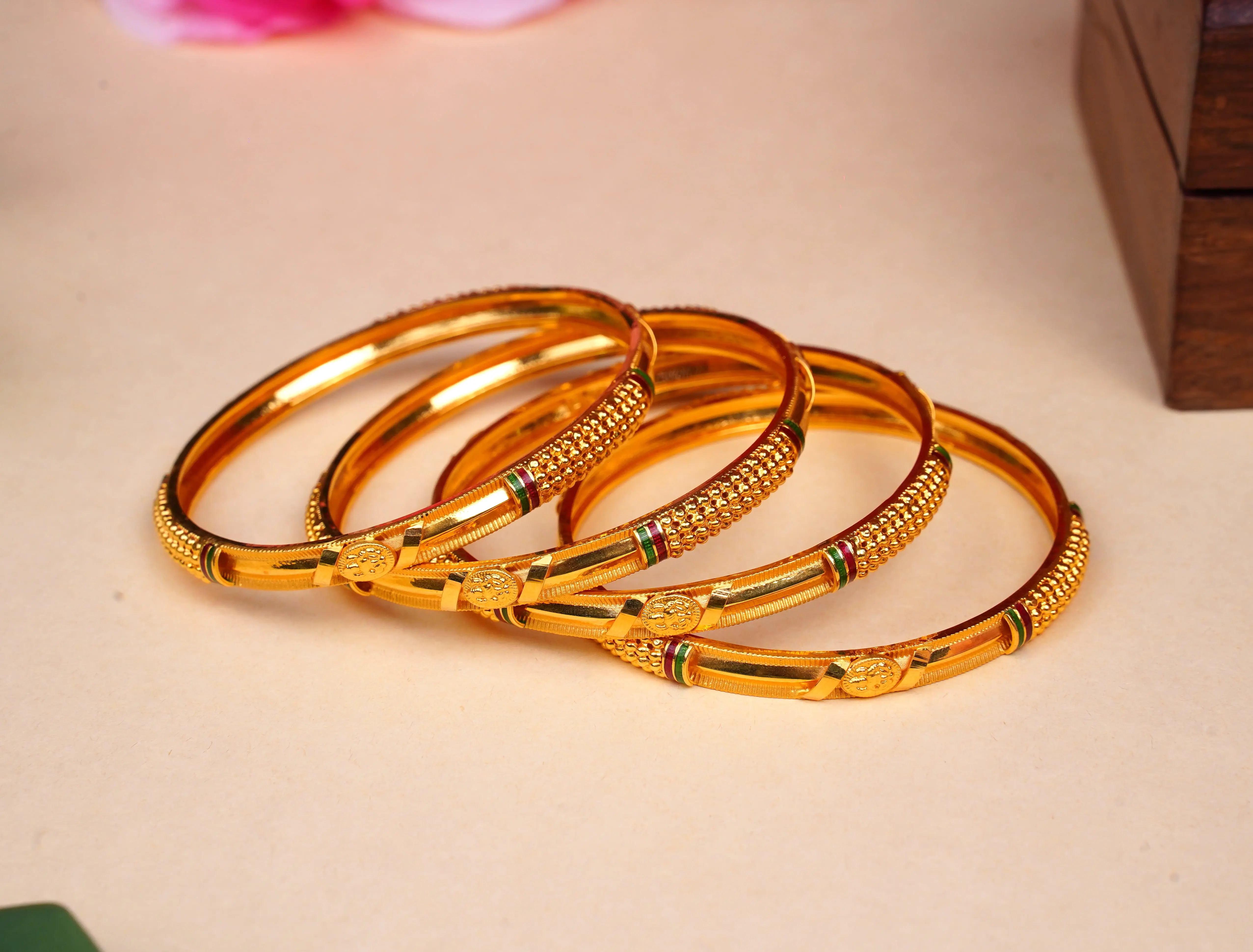 BANGLES