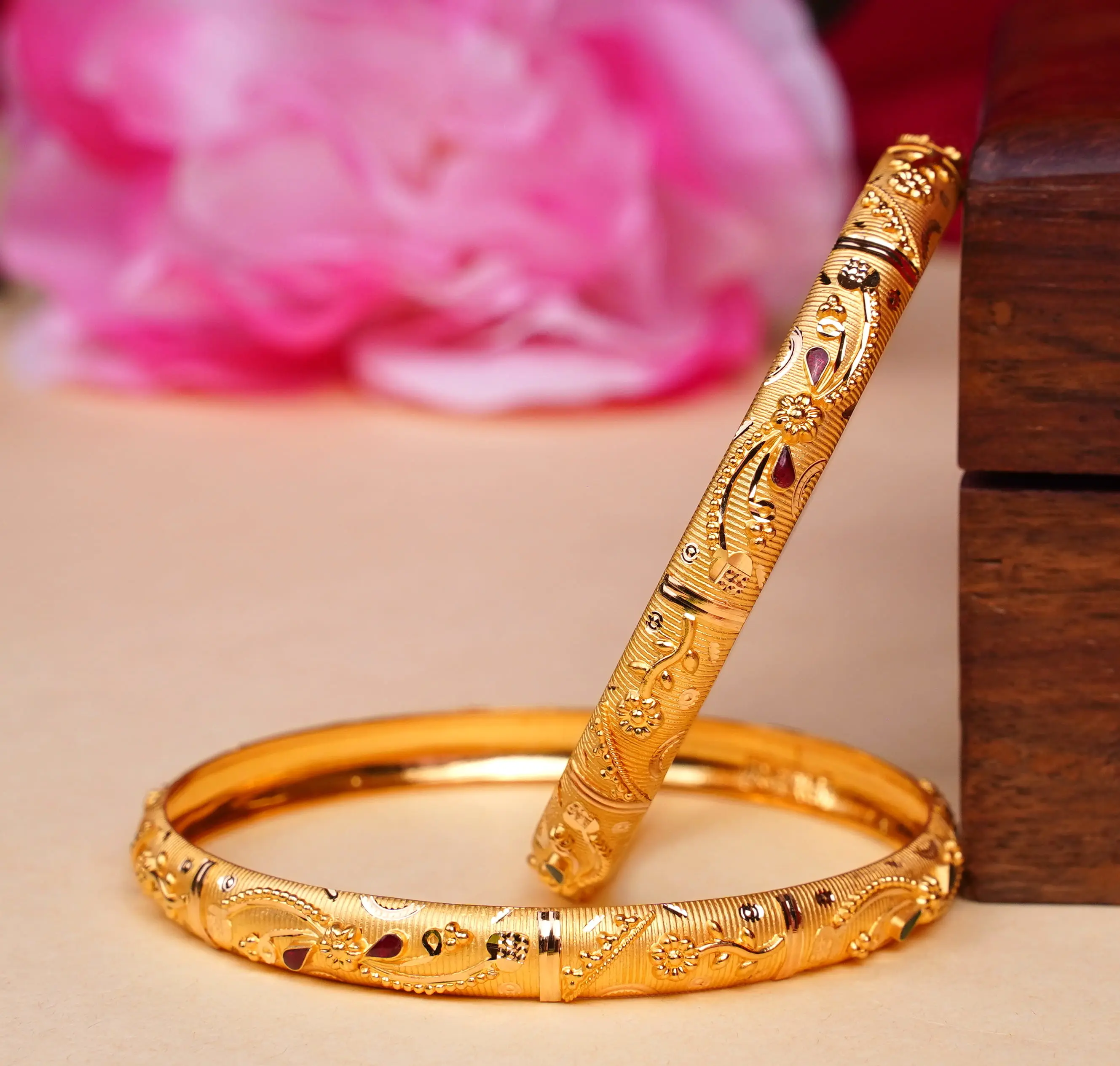 BANGLES