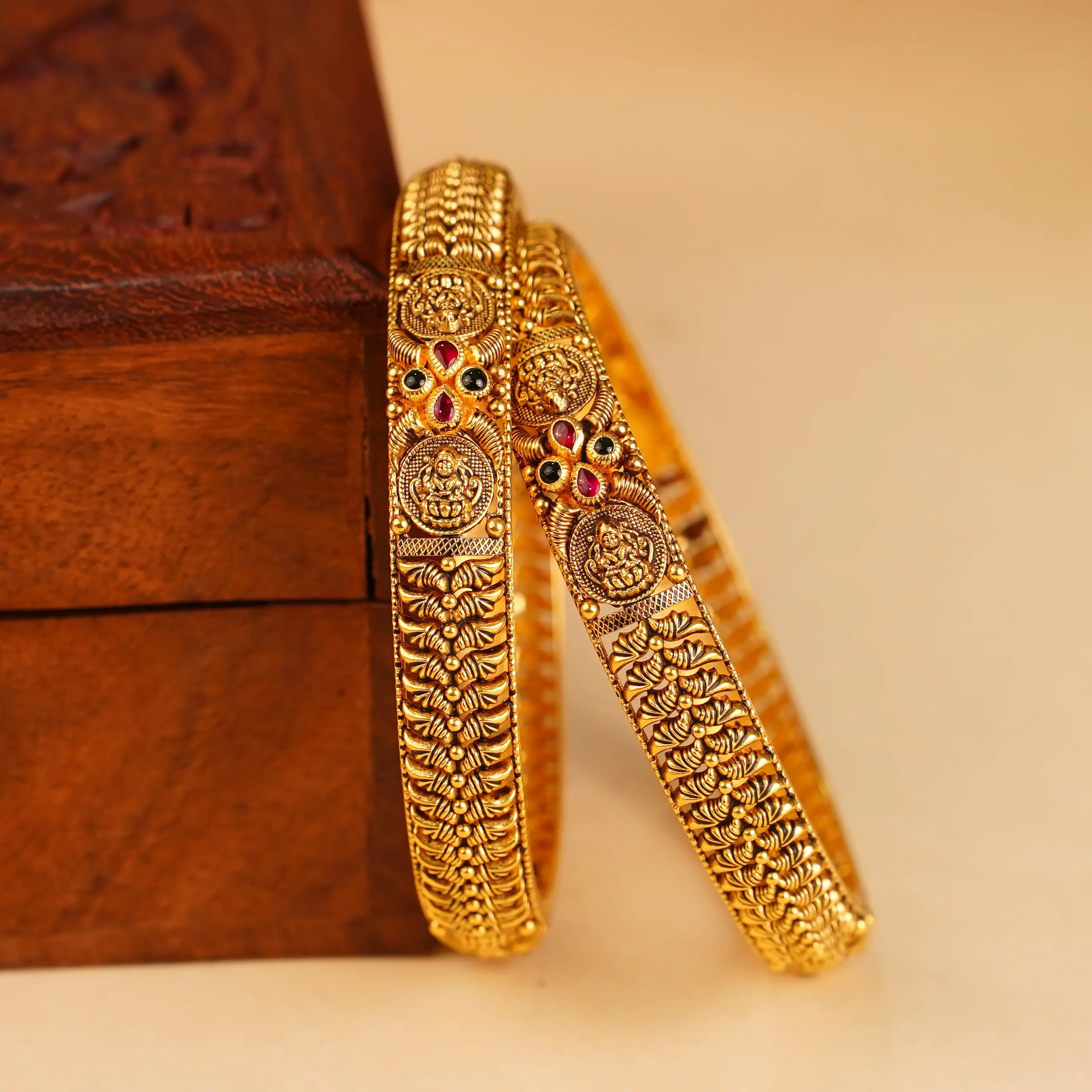 BANGLES