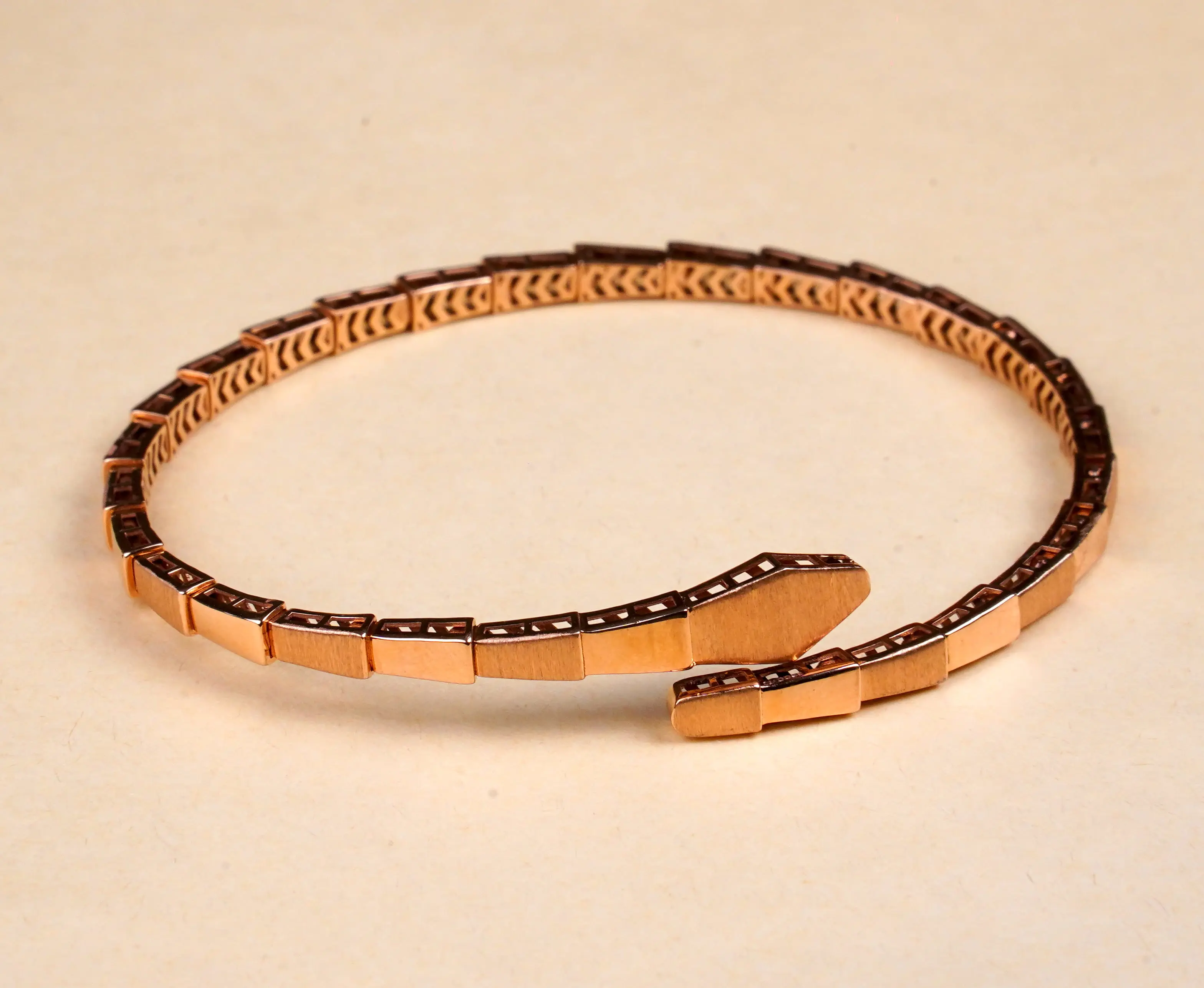 18K WOMEN BRACELET
