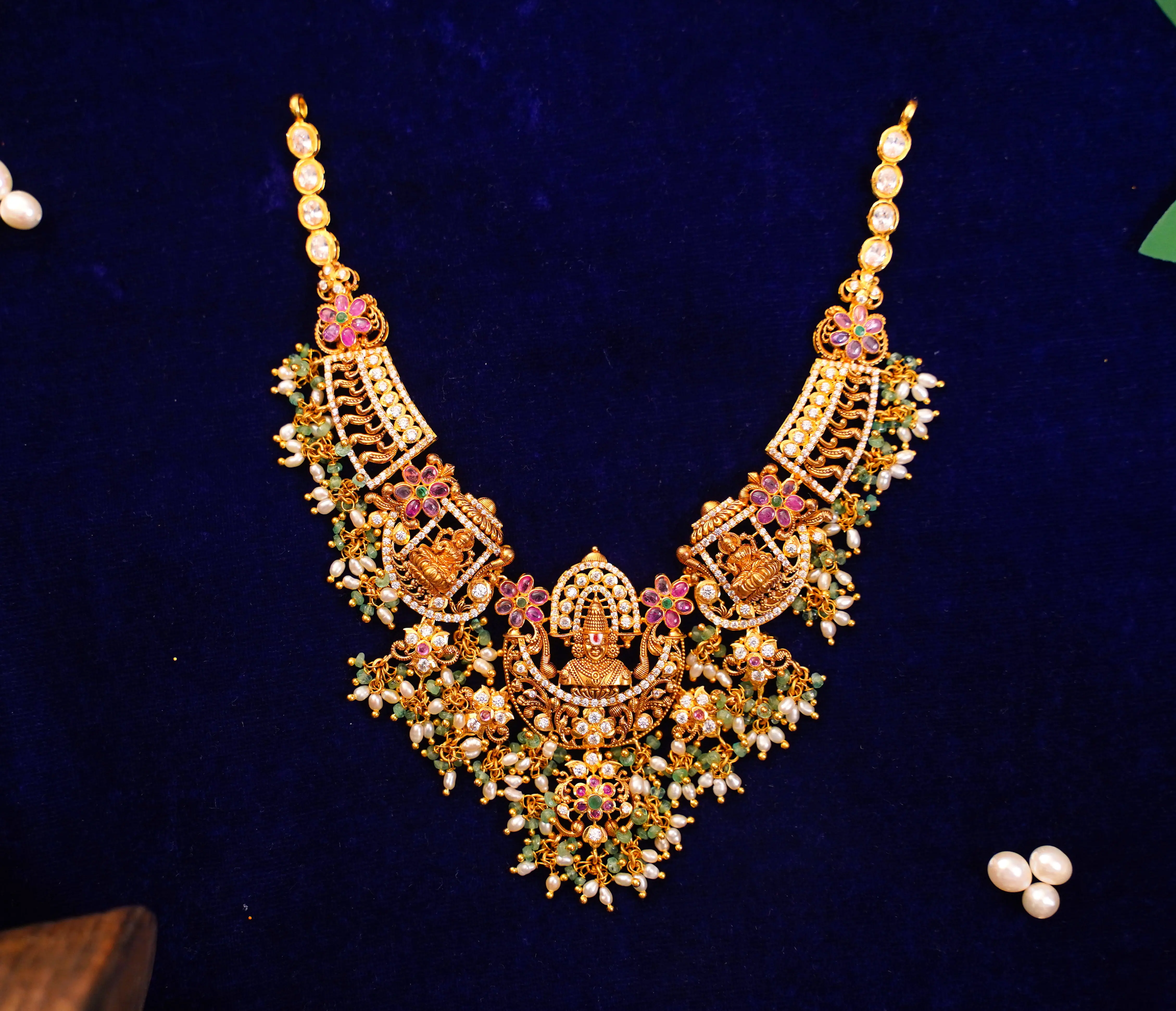 STONE NECKLACE