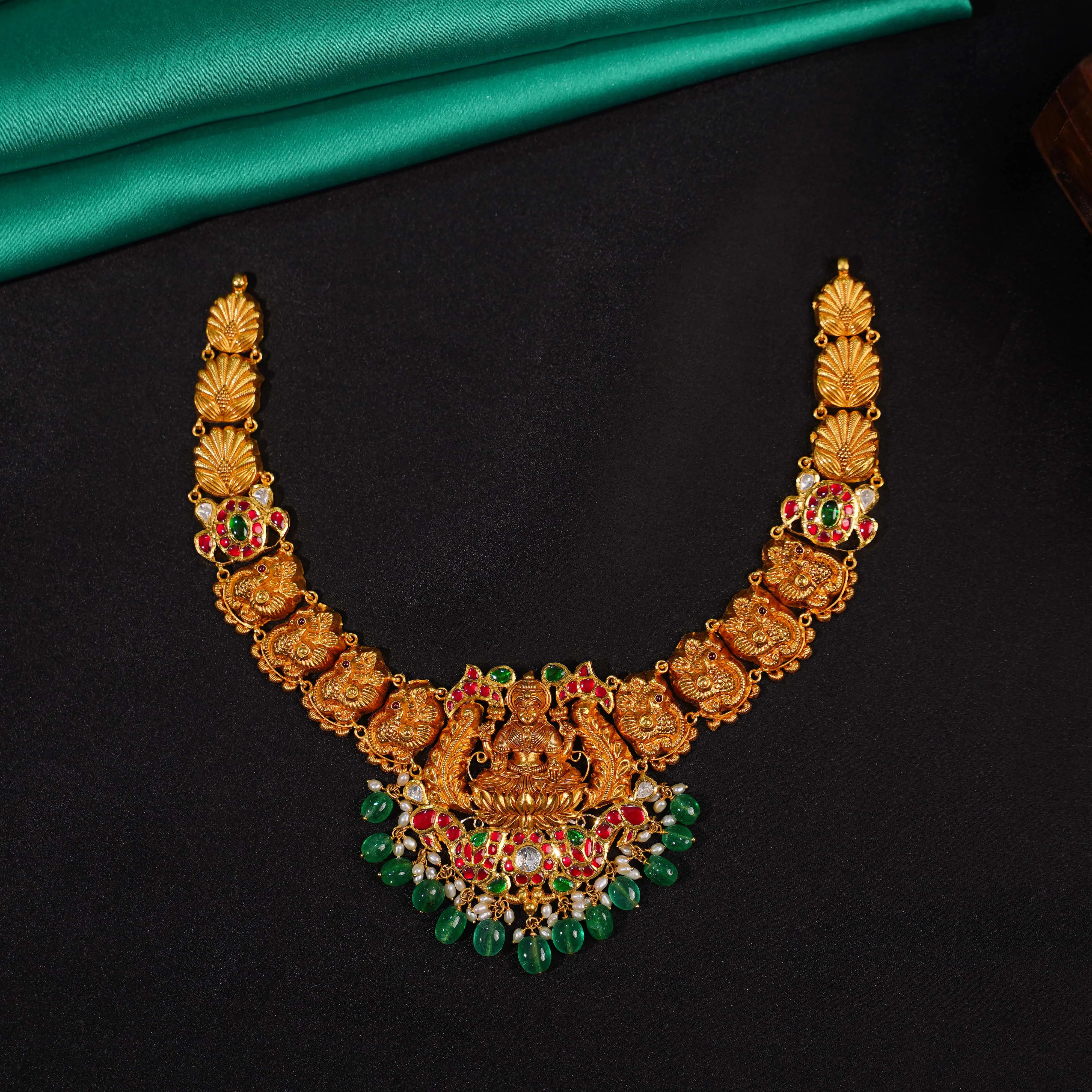 STONE NECKLACE