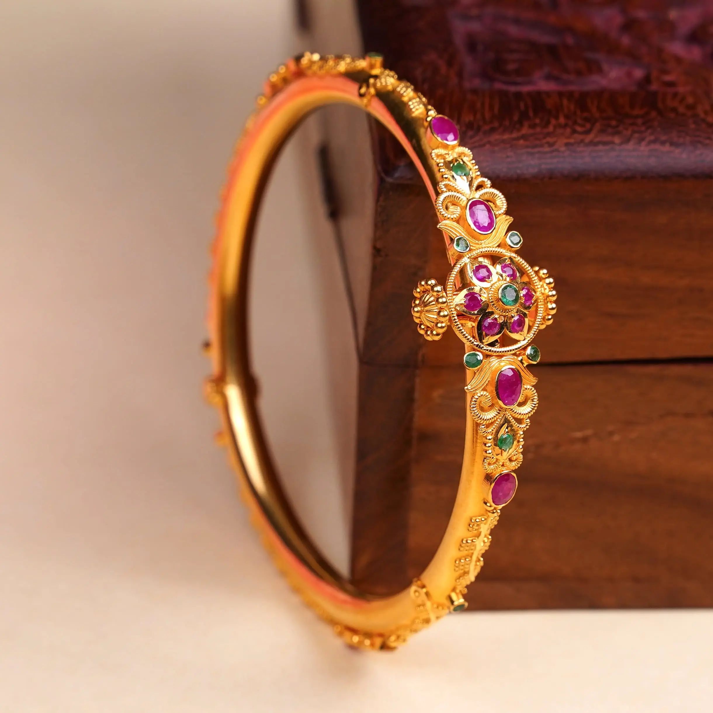 BANGLES