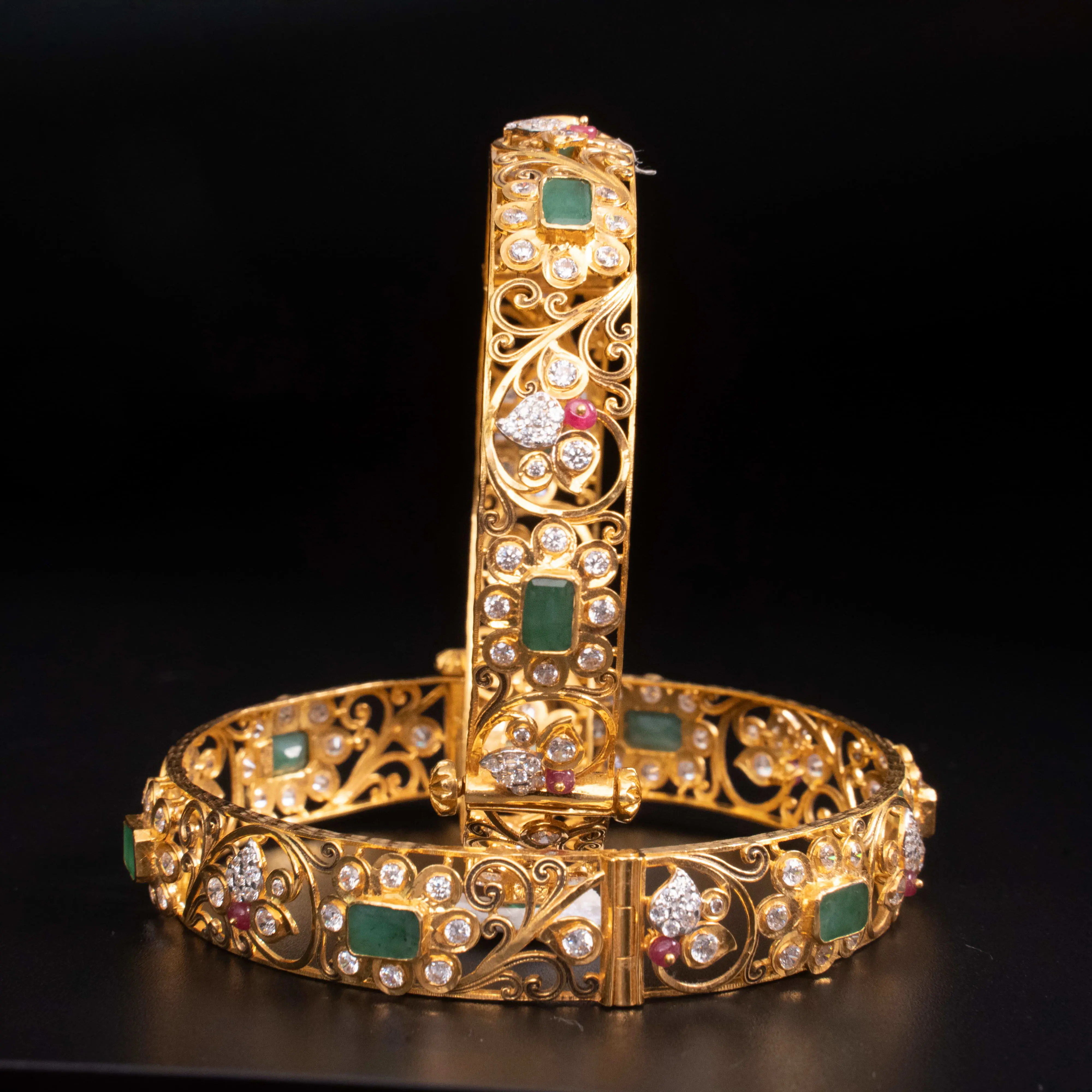 BANGLES