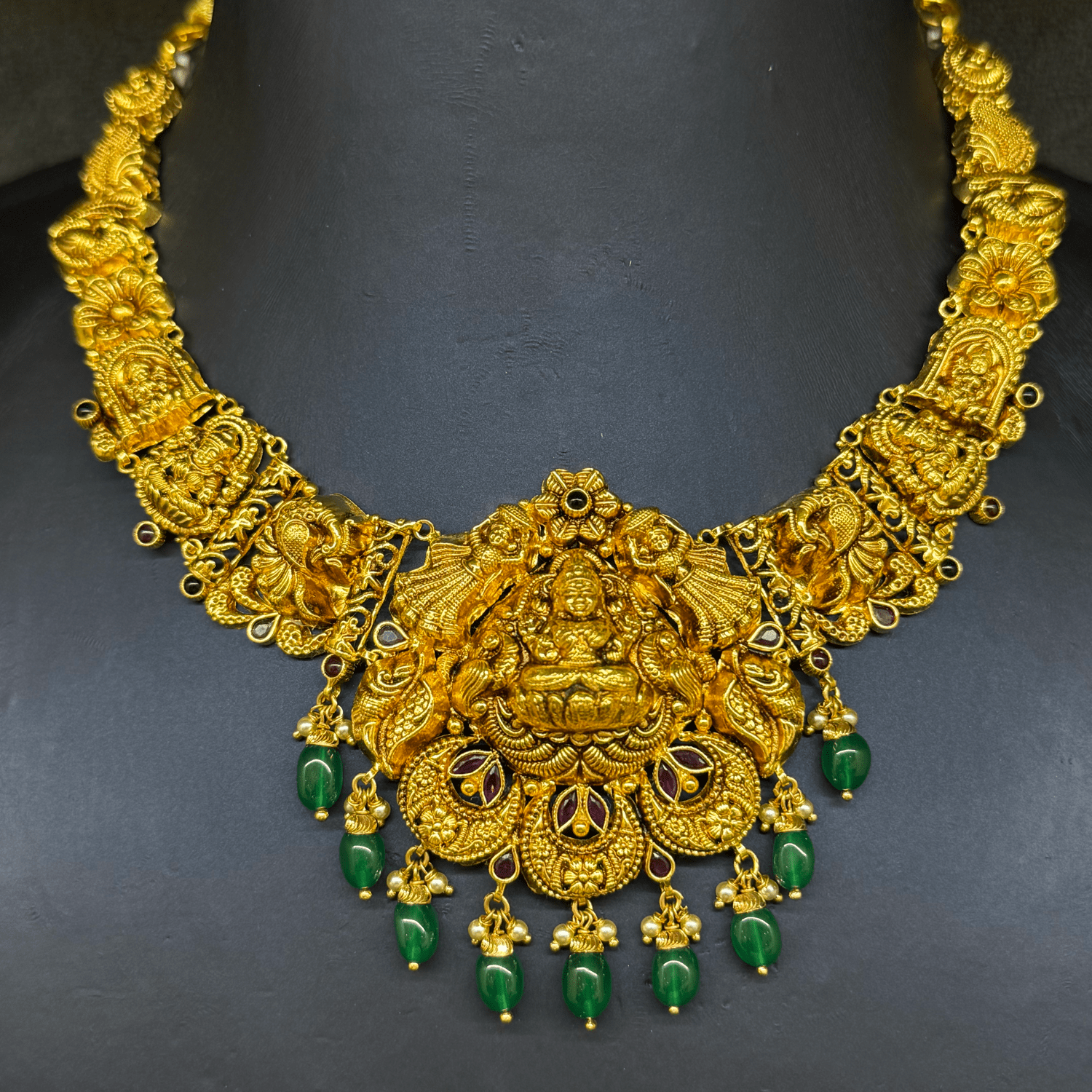 STONE NECKLACE