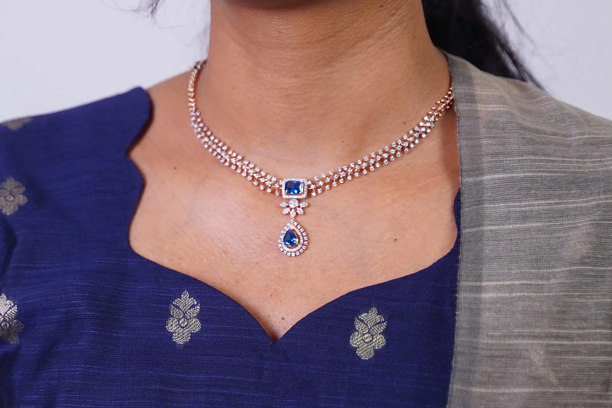 NACKLACE 18CT