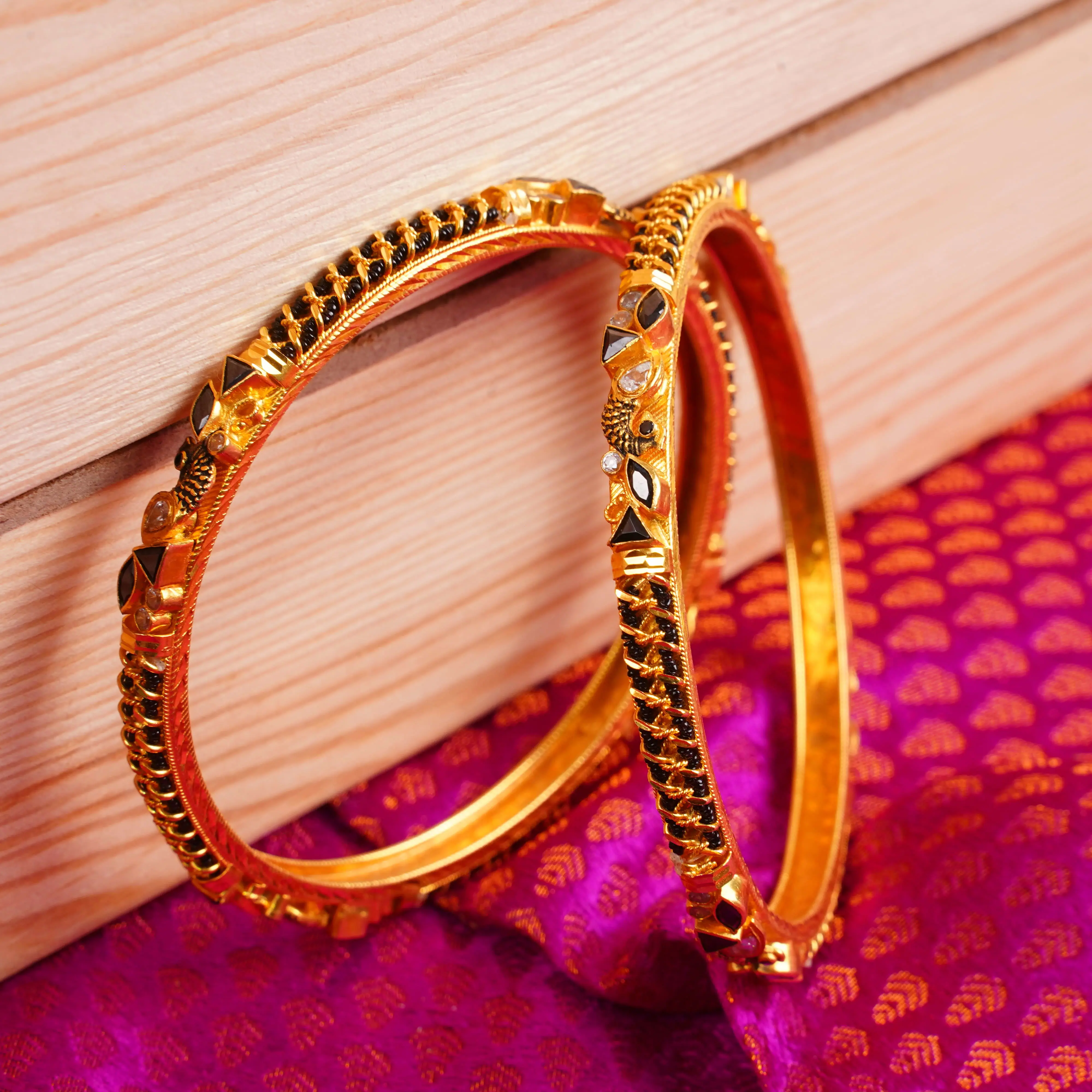 BANGLES