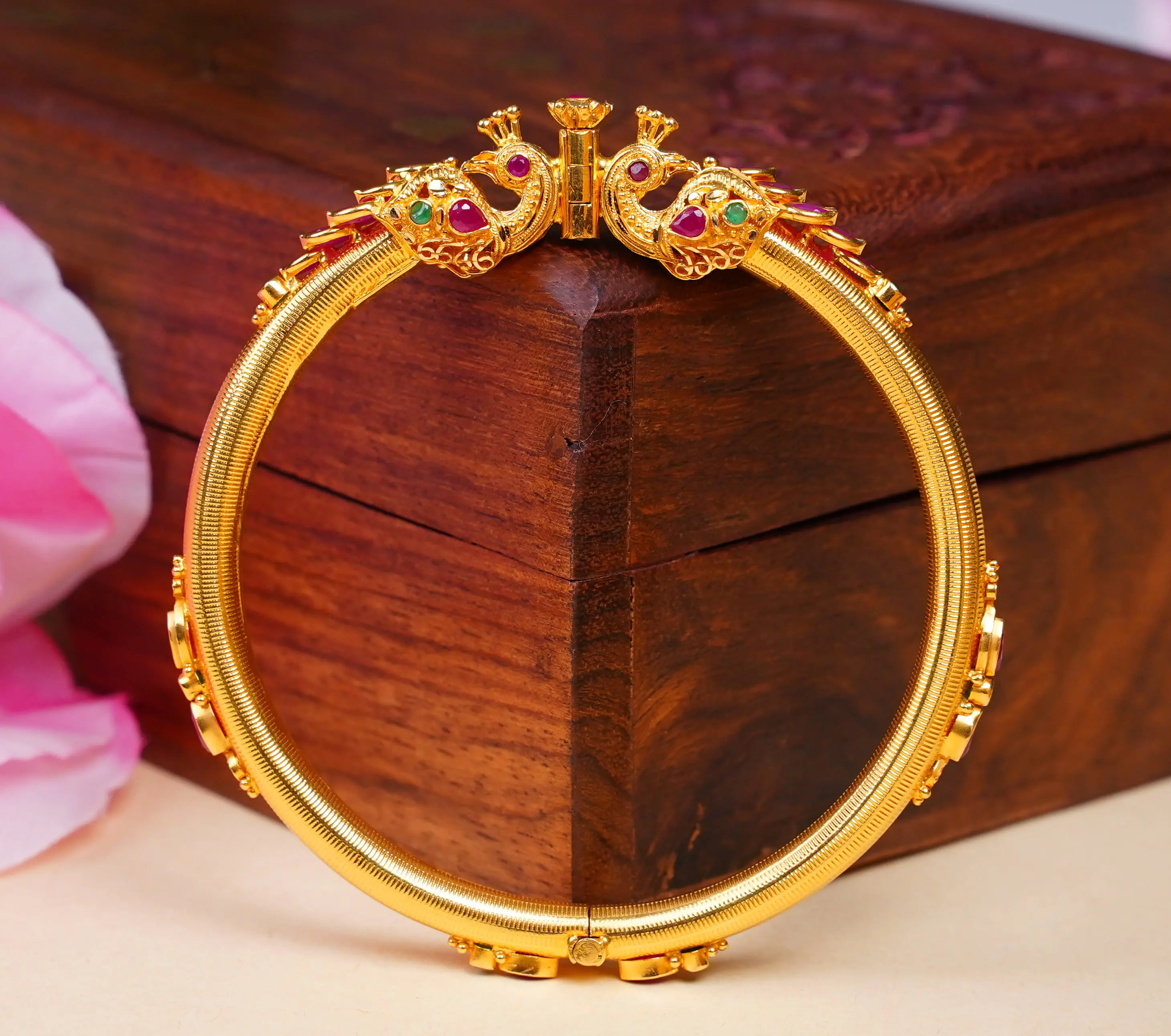 BANGLES