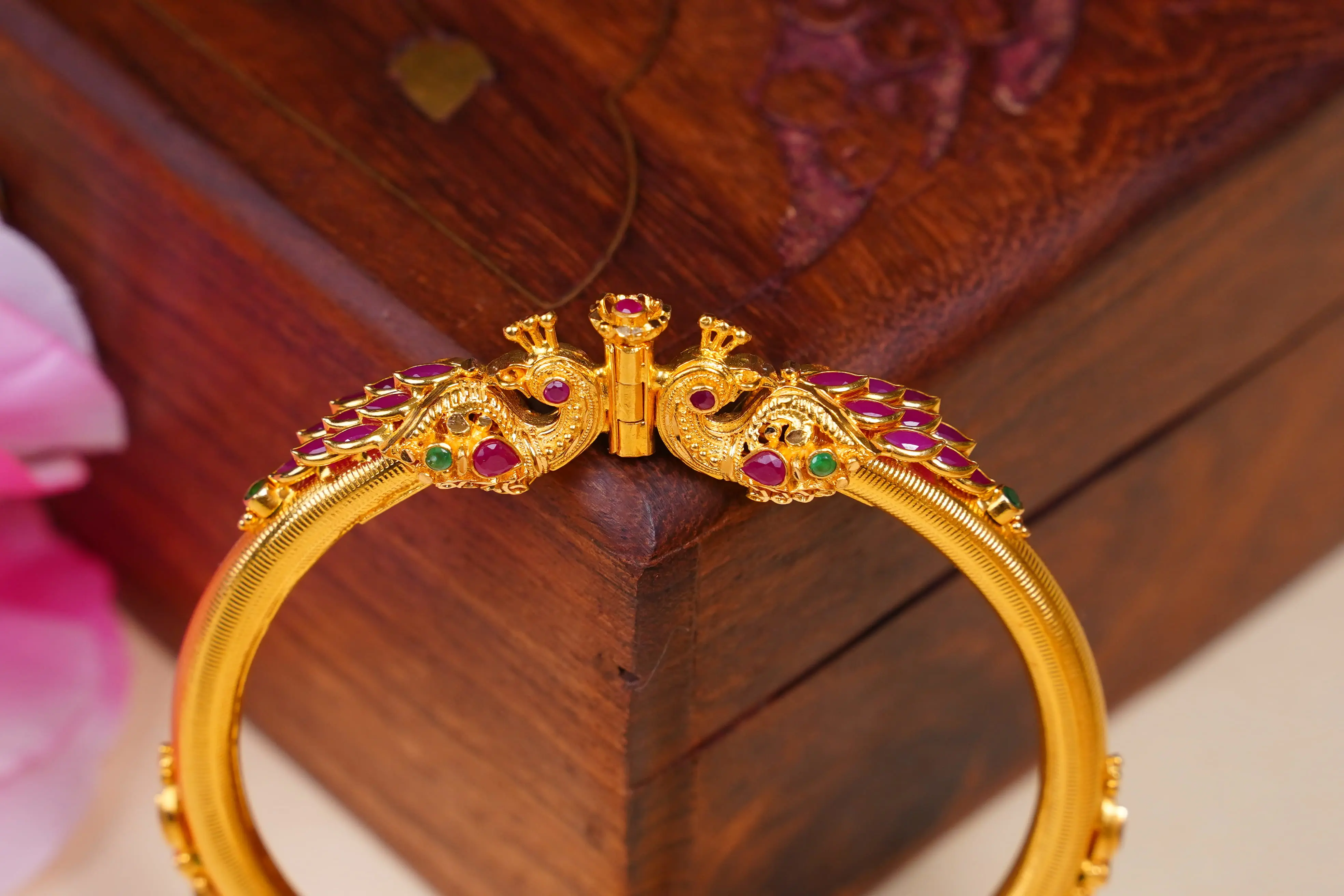 BANGLES