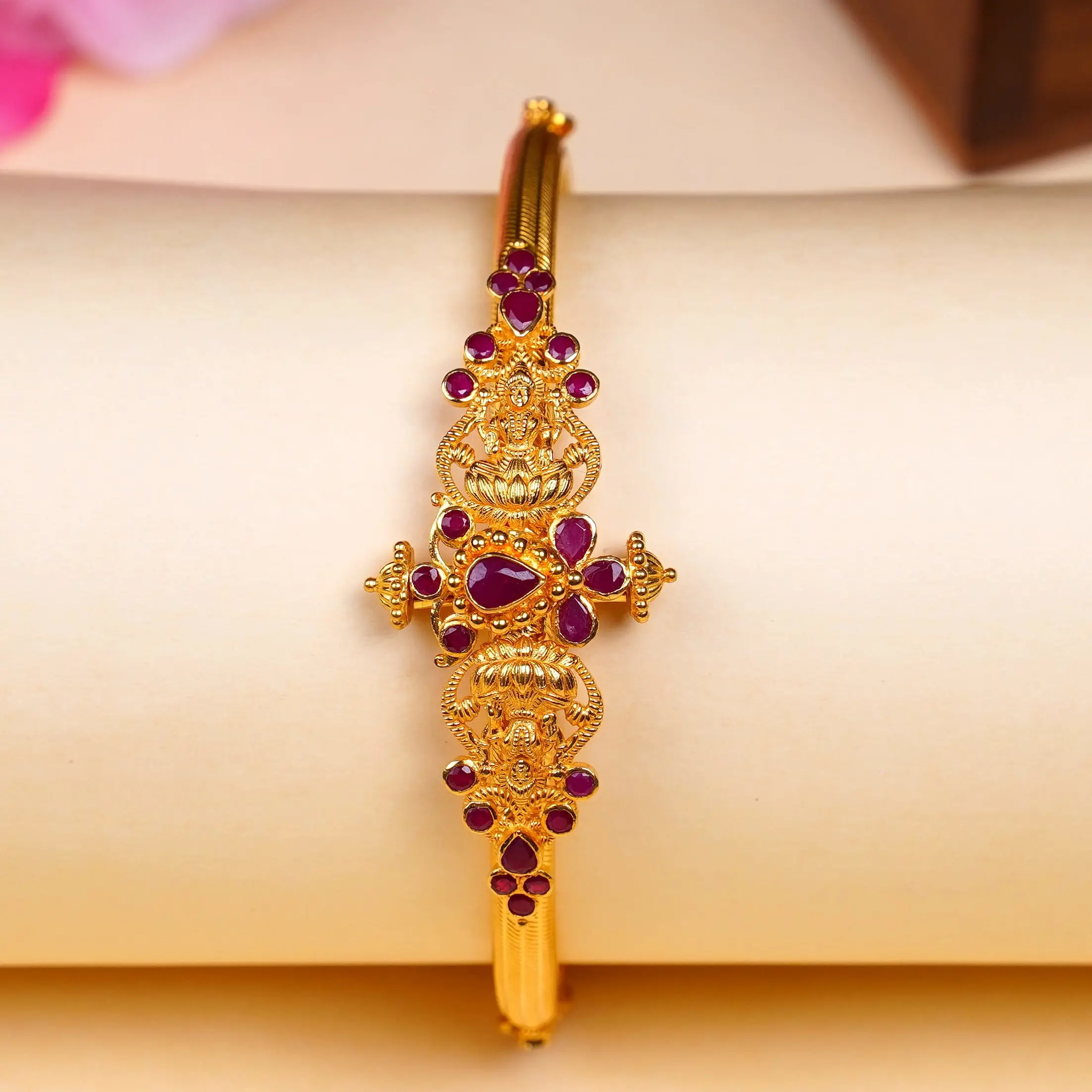 BANGLES