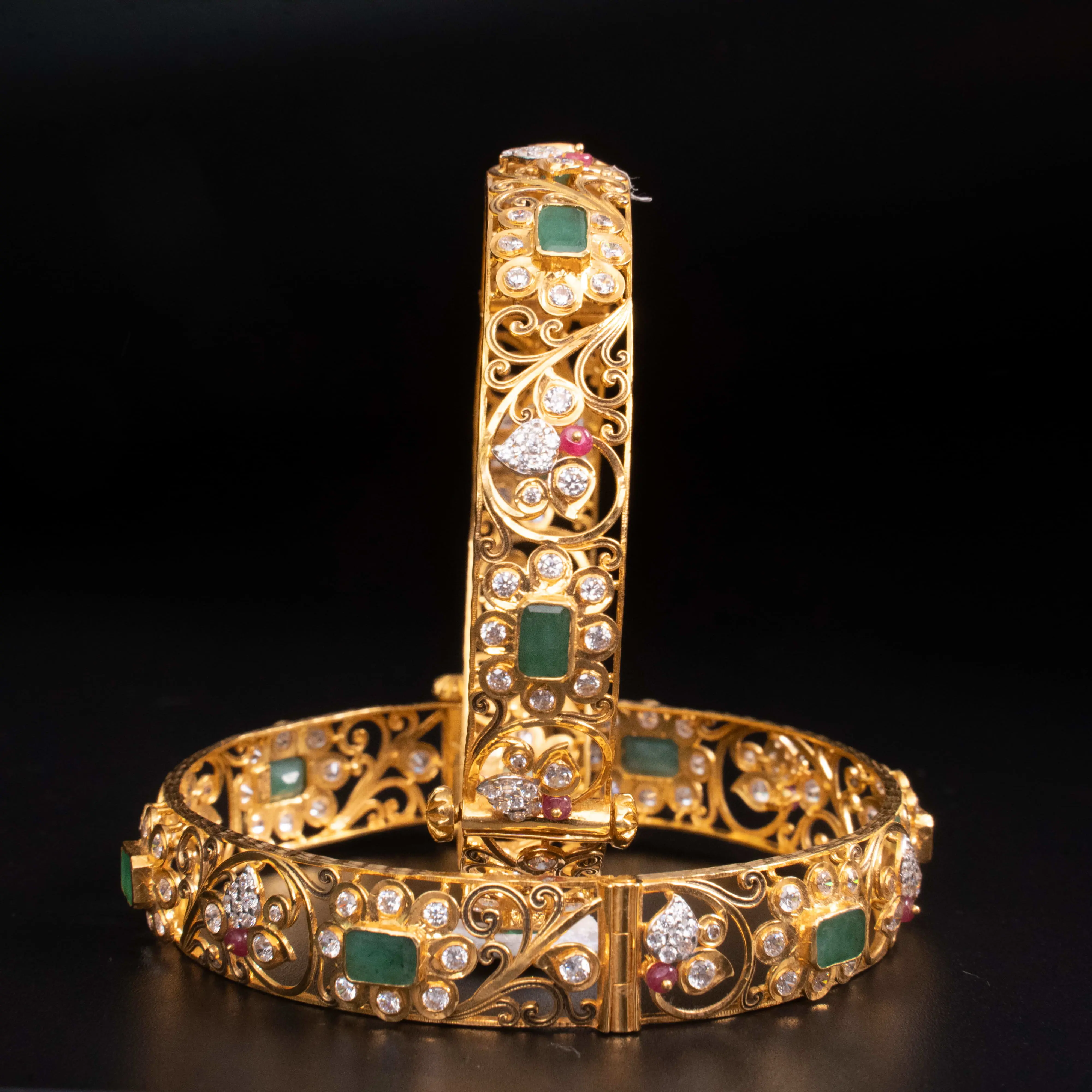 BANGLES