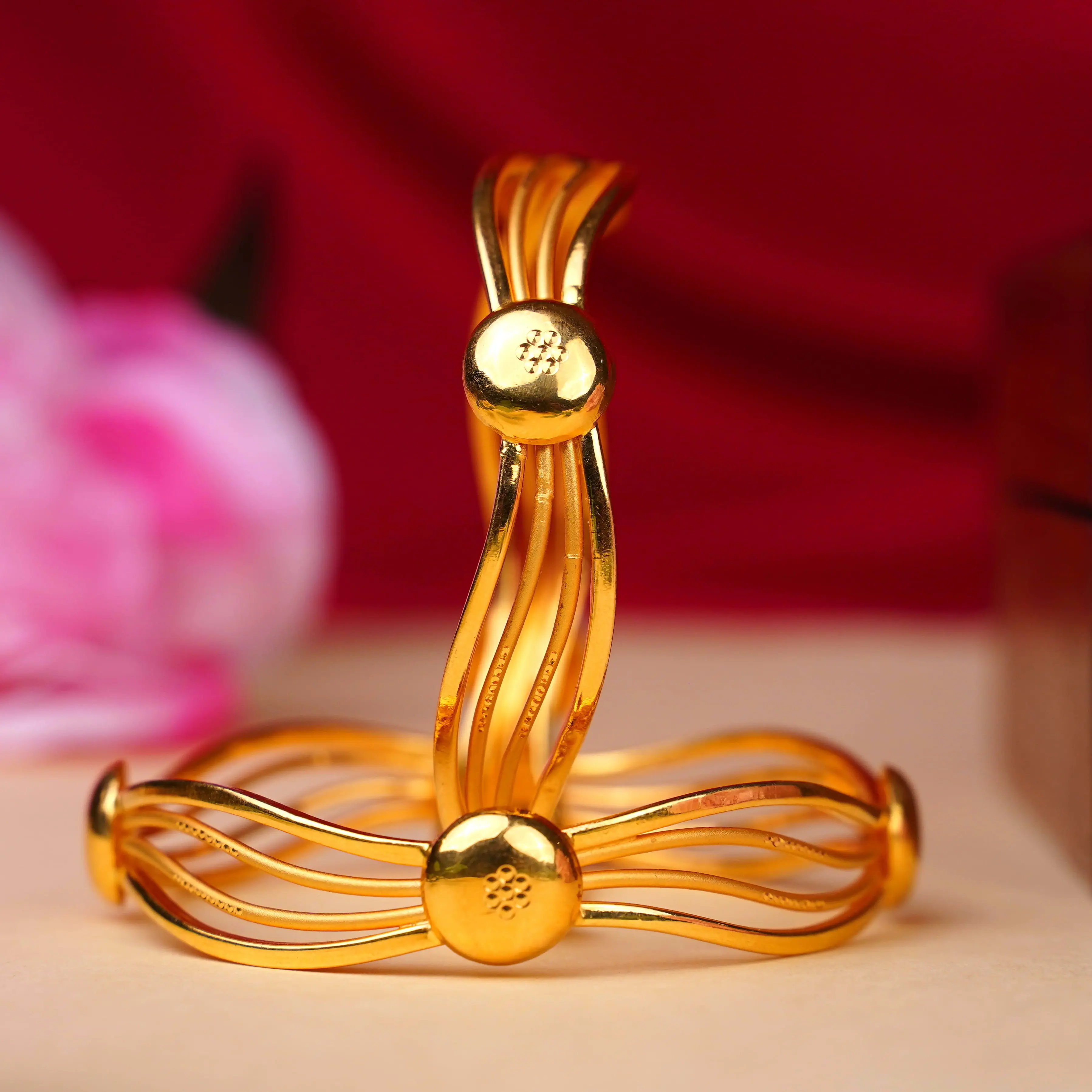 BANGLES