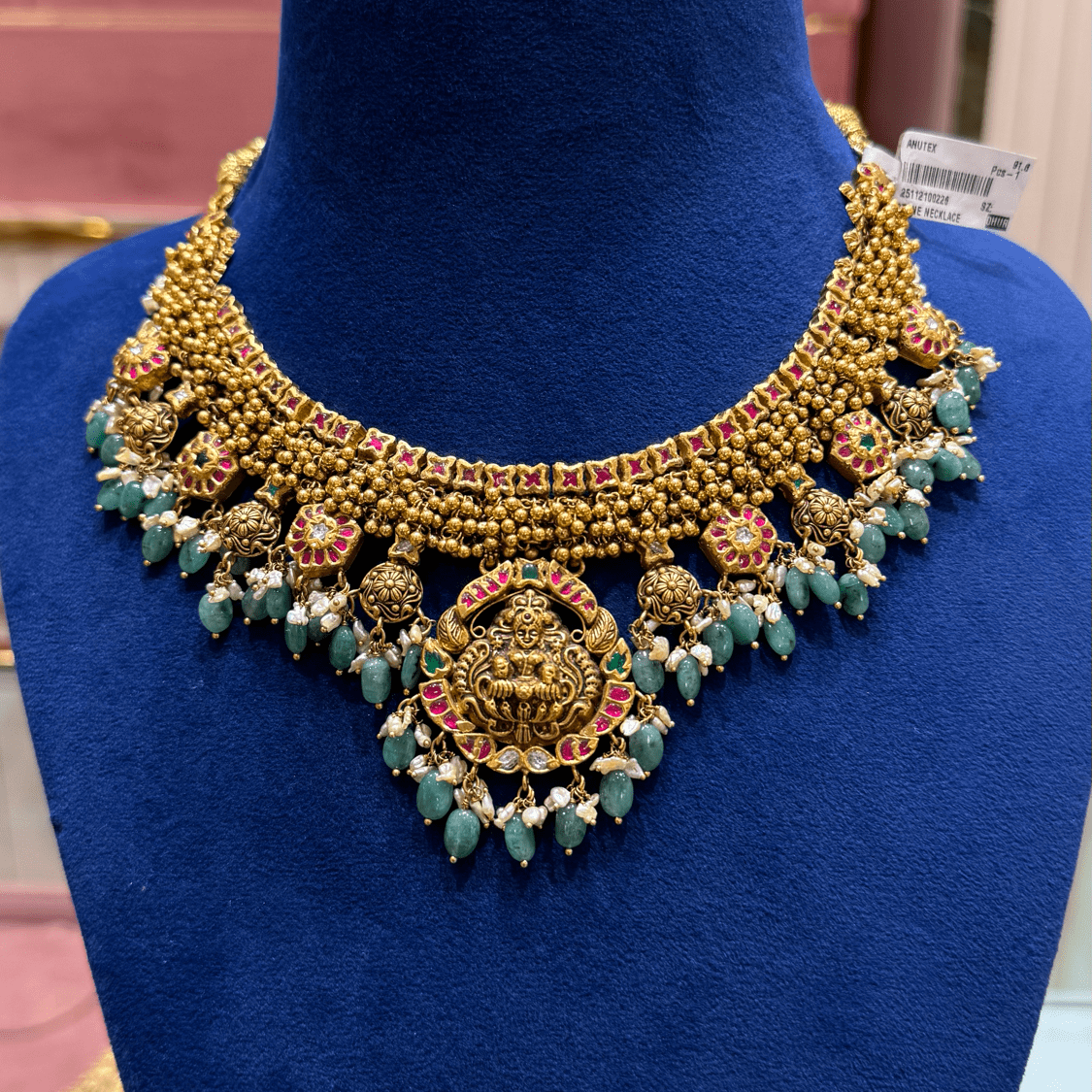 Kundan necklace