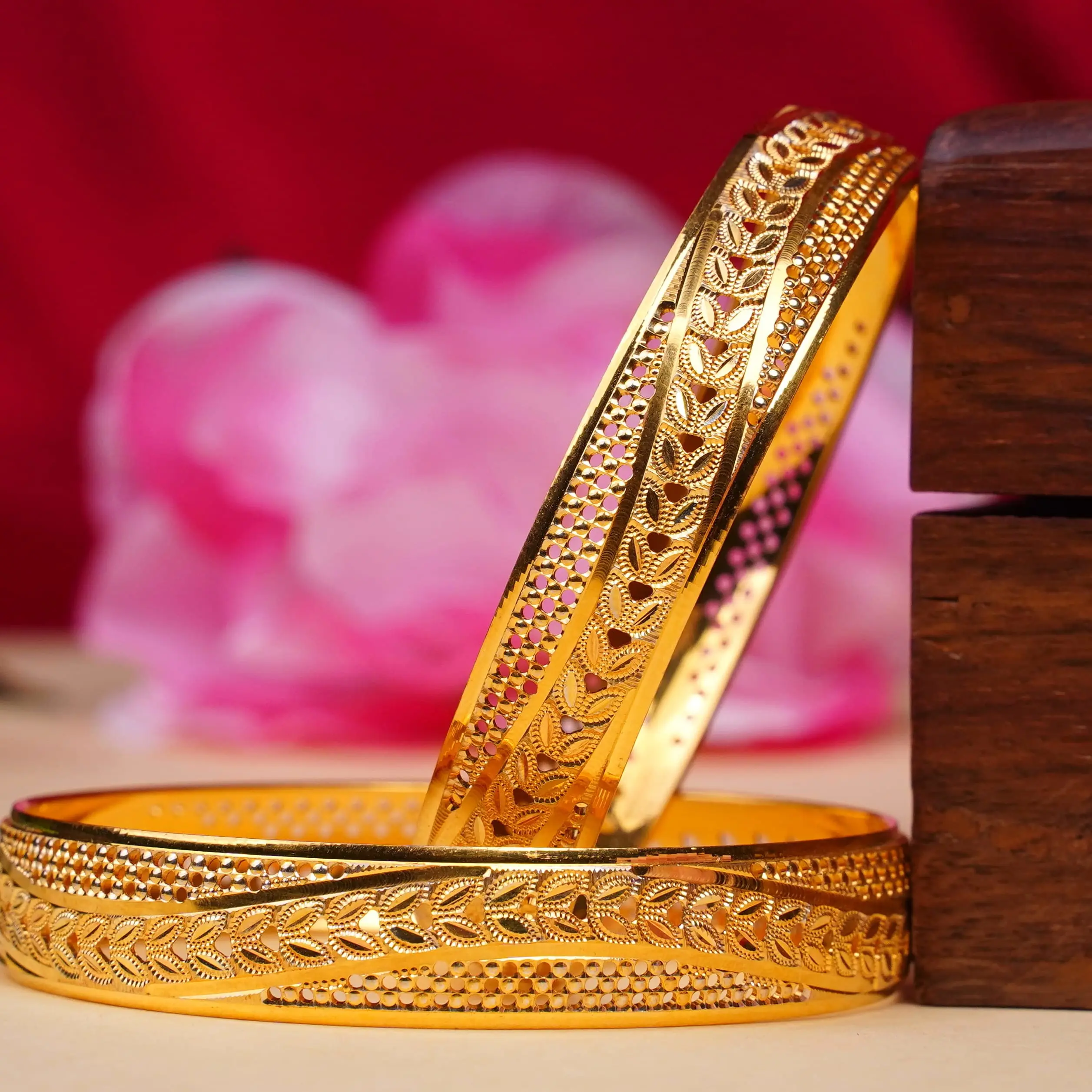 BANGLES