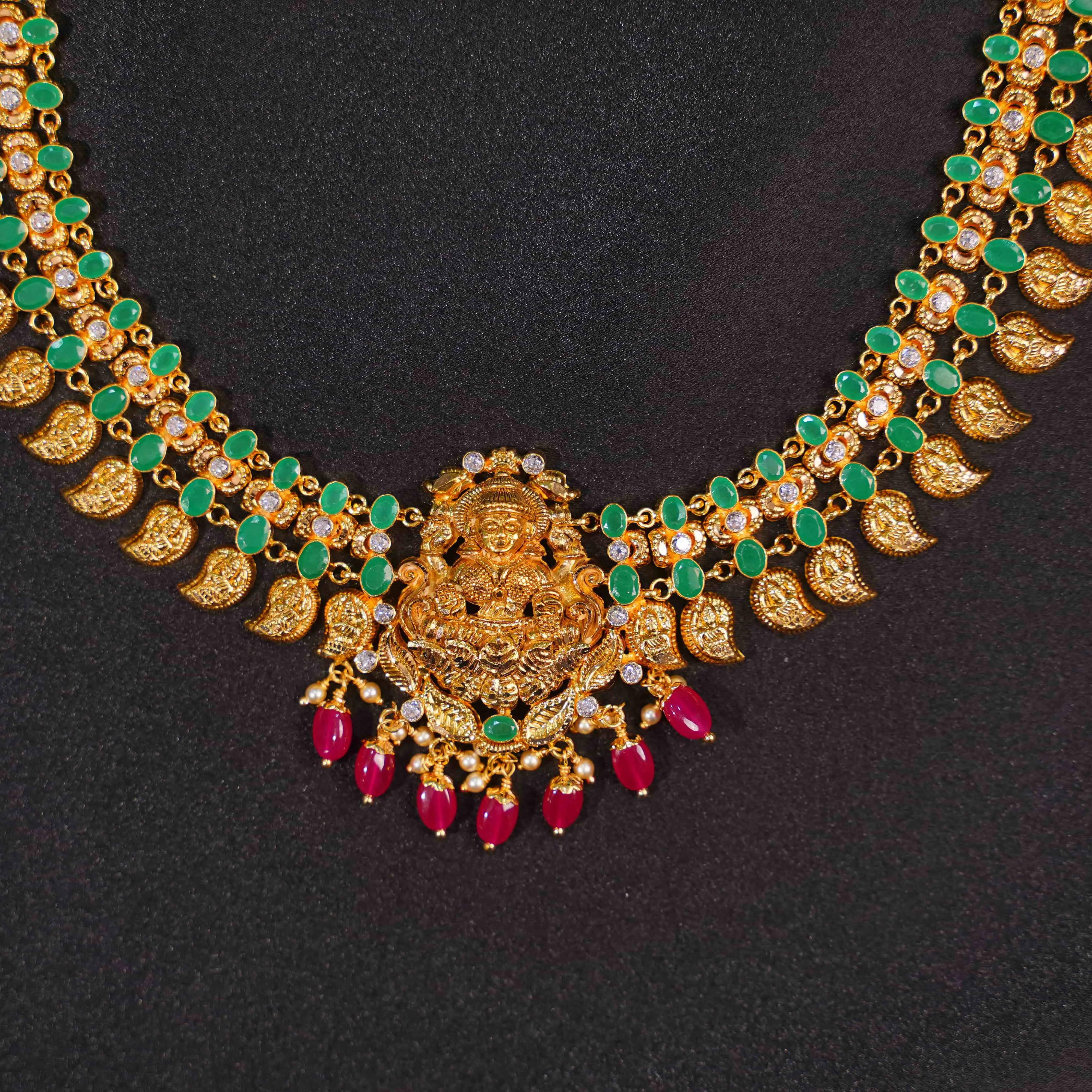 STONE NECKLACE