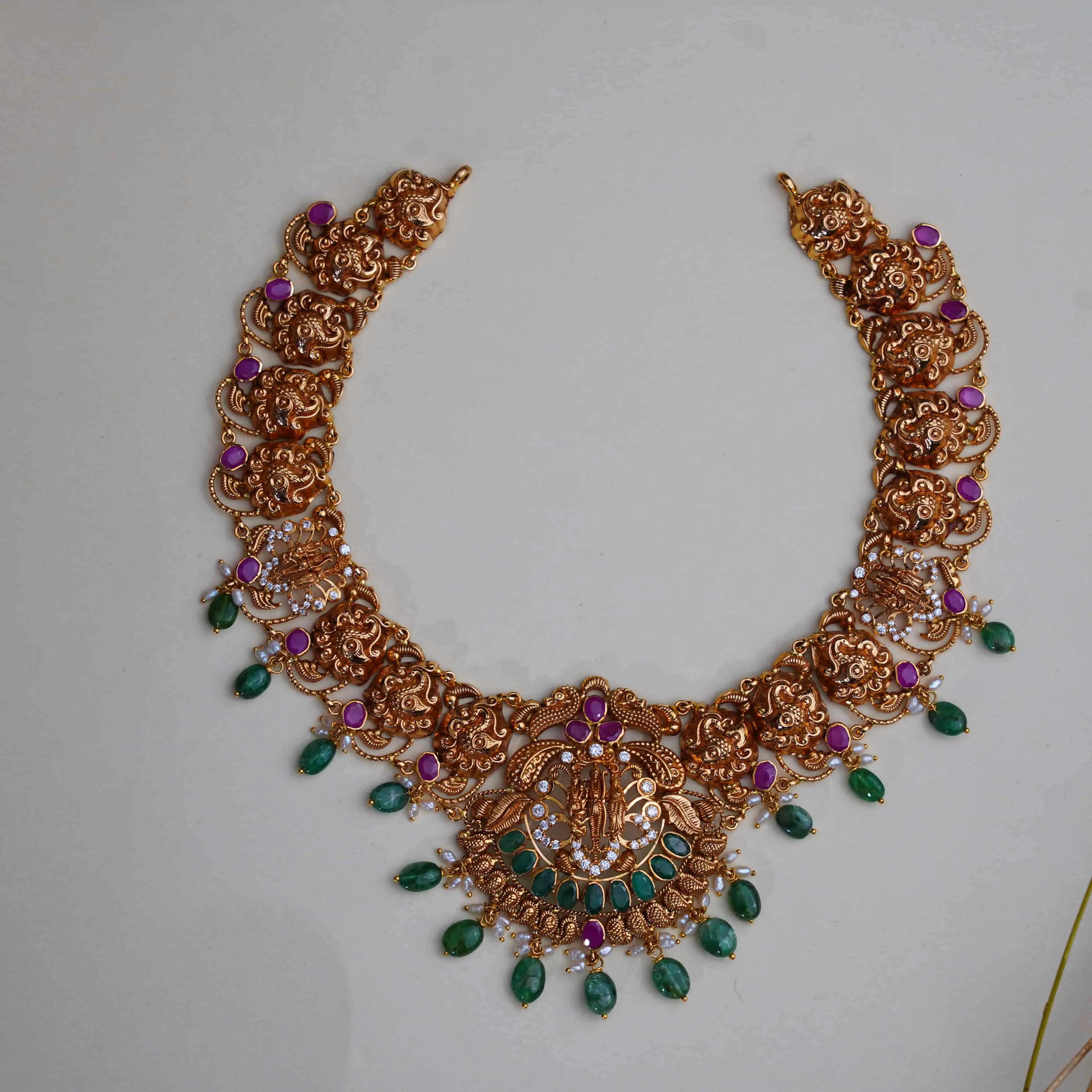 STONE NECKLACE
