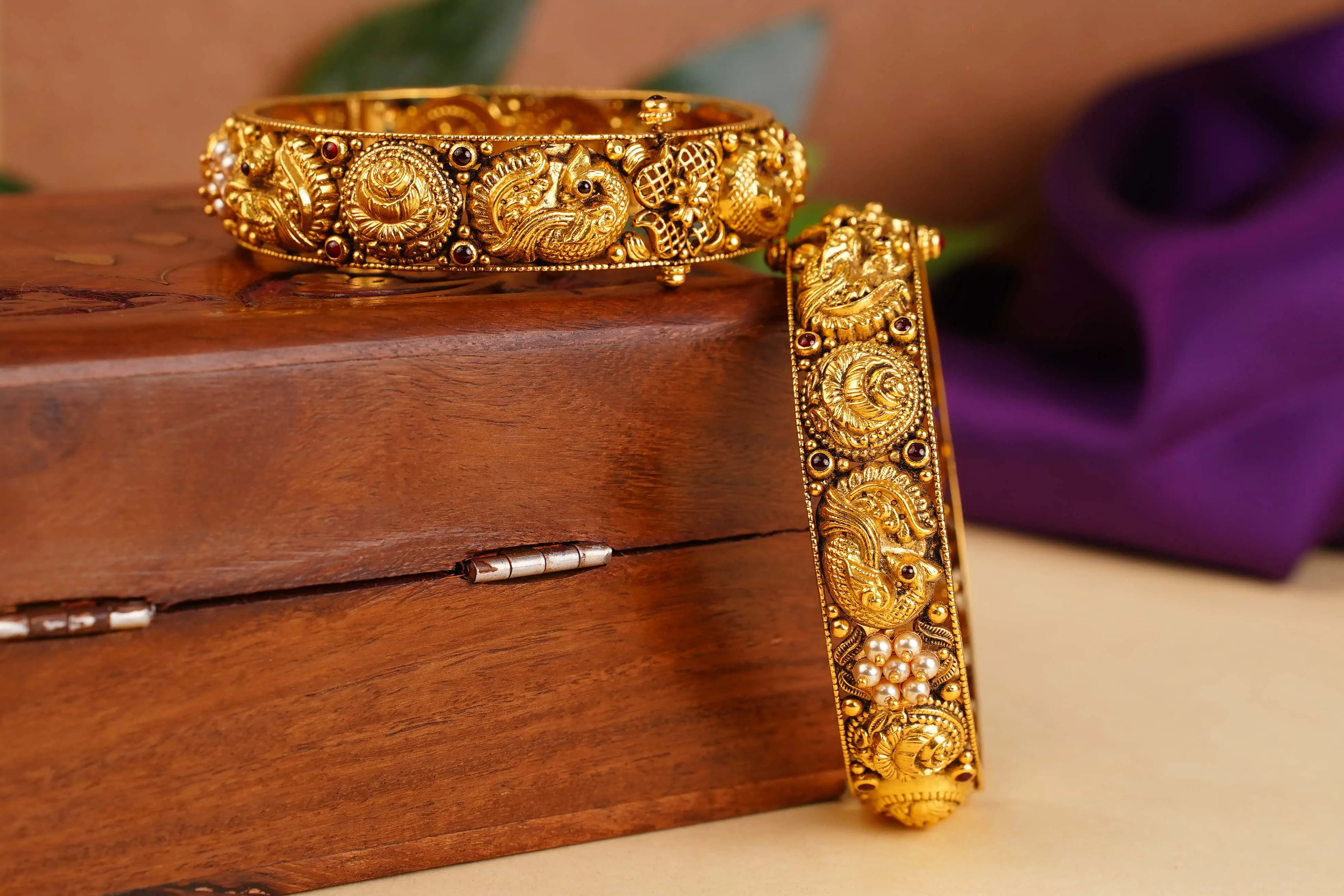 BANGLES