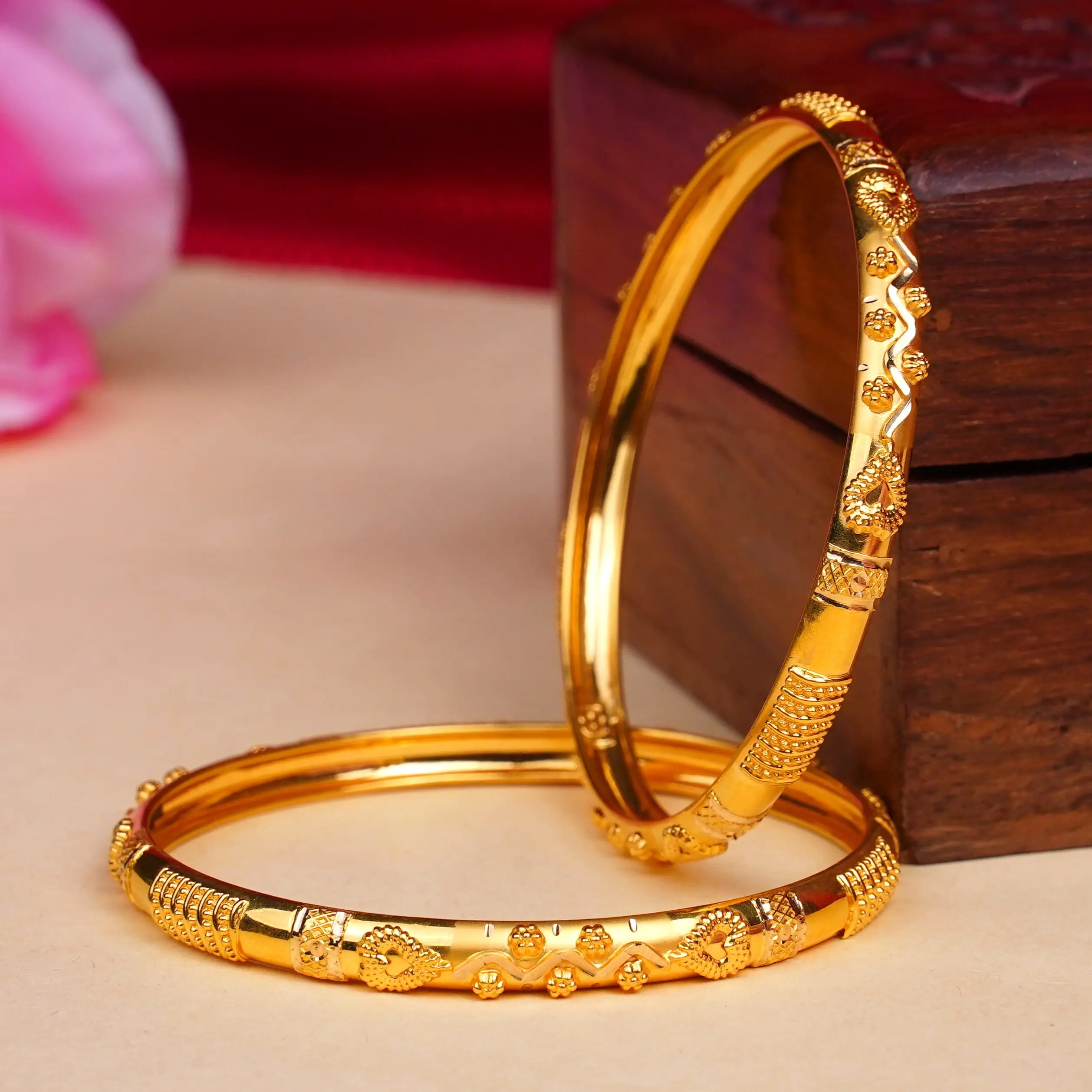 BANGLES