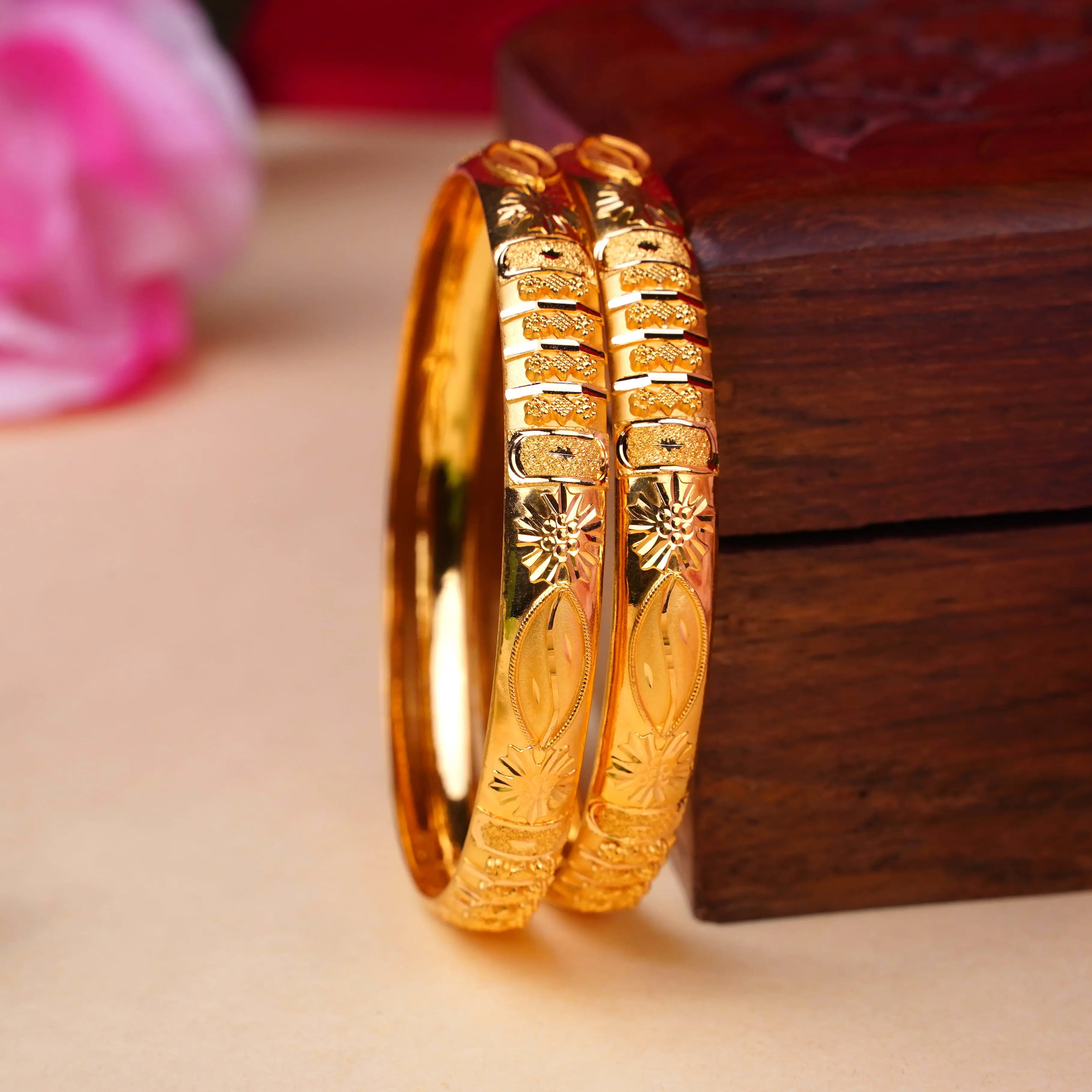BANGLES
