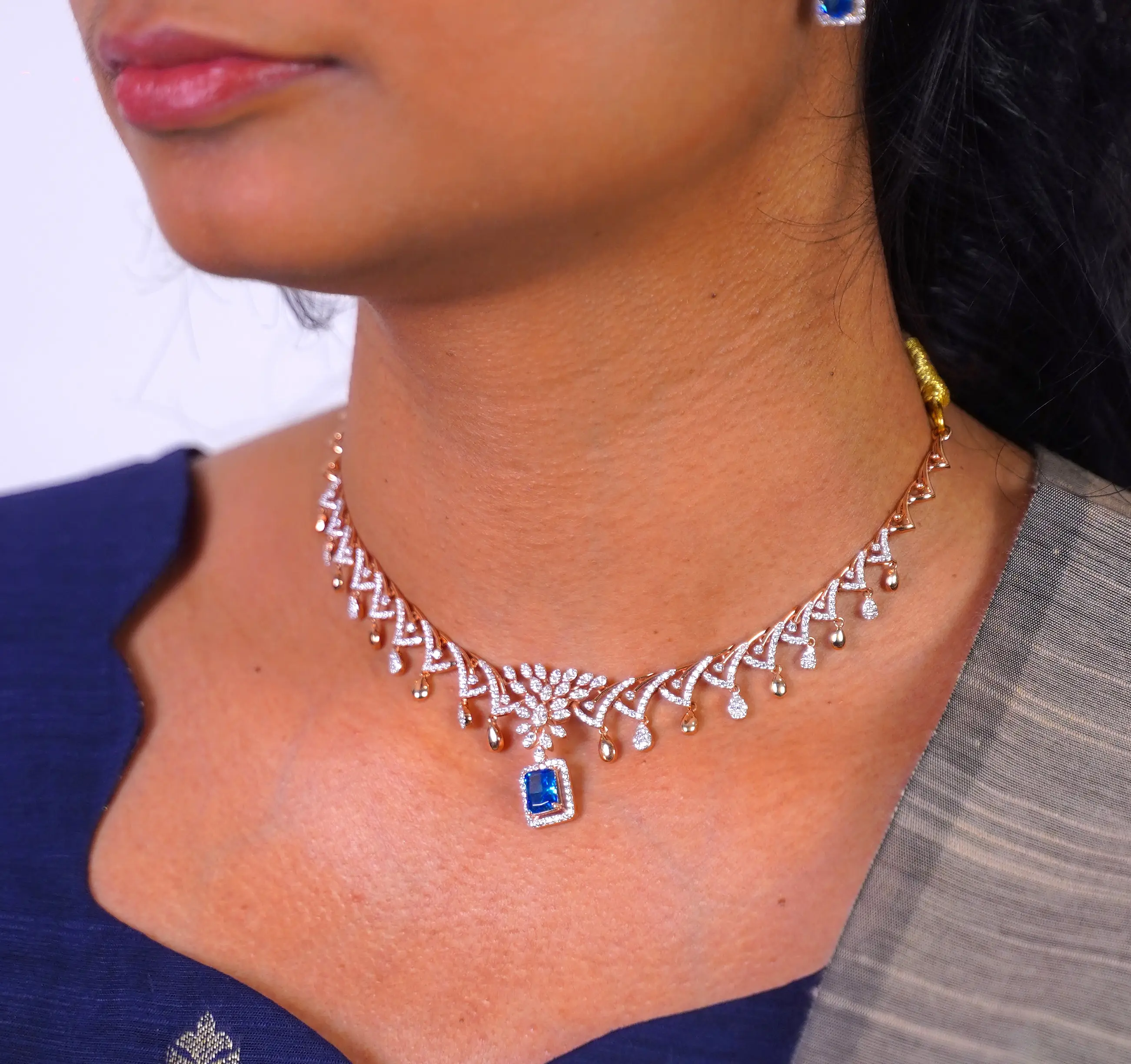 NACKLACE 18CT