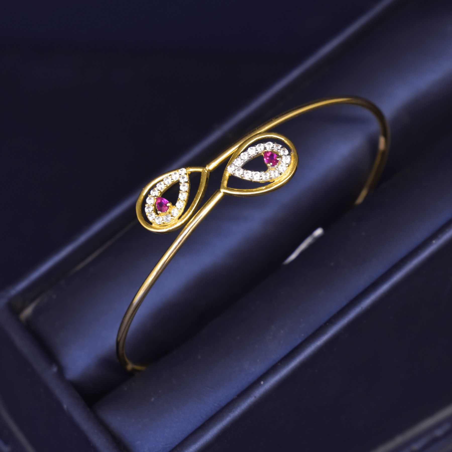 flexible women bracelet