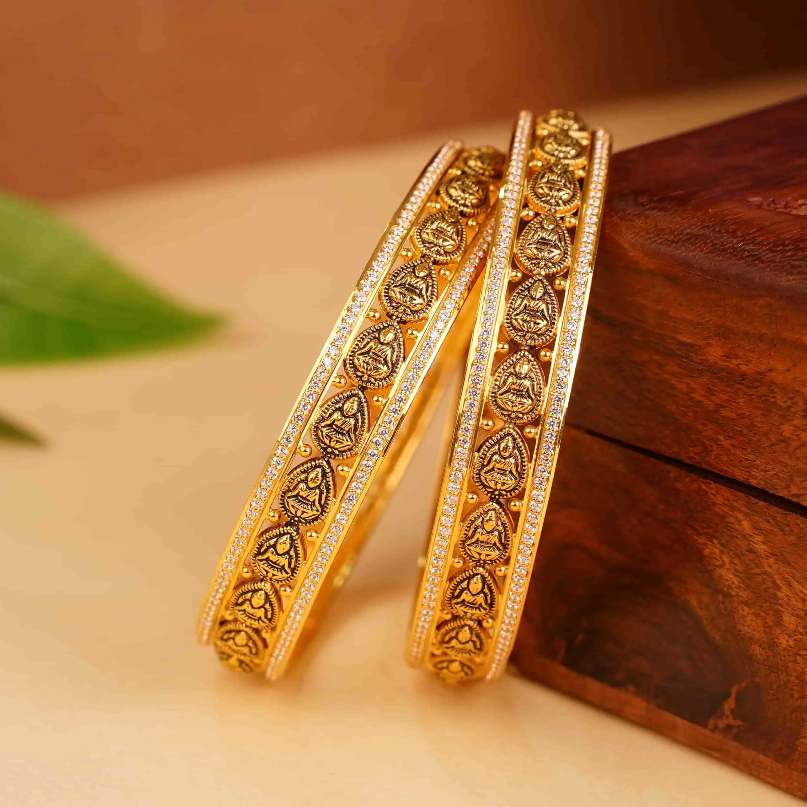 BANGLES