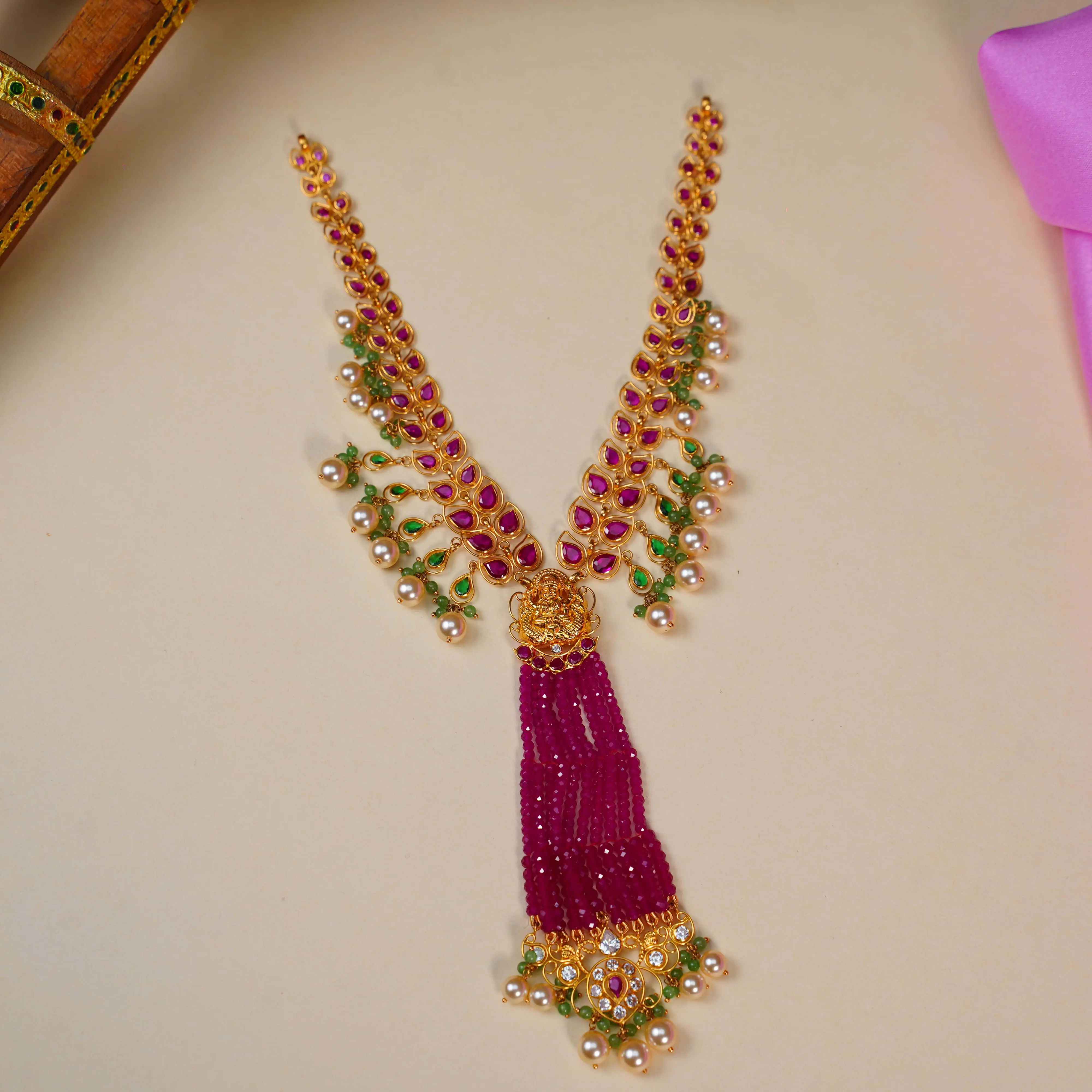 STONE NECKLACE