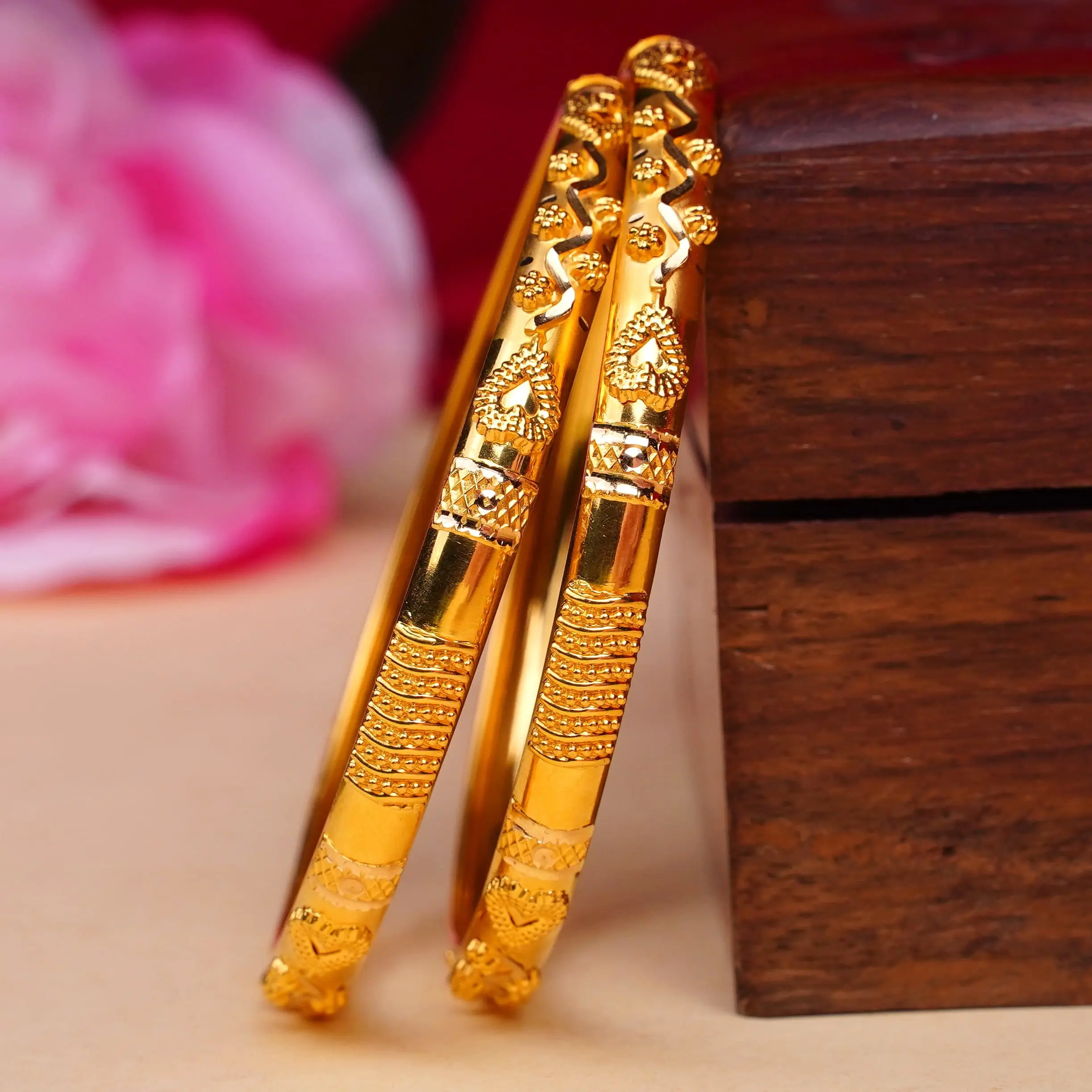 BANGLES