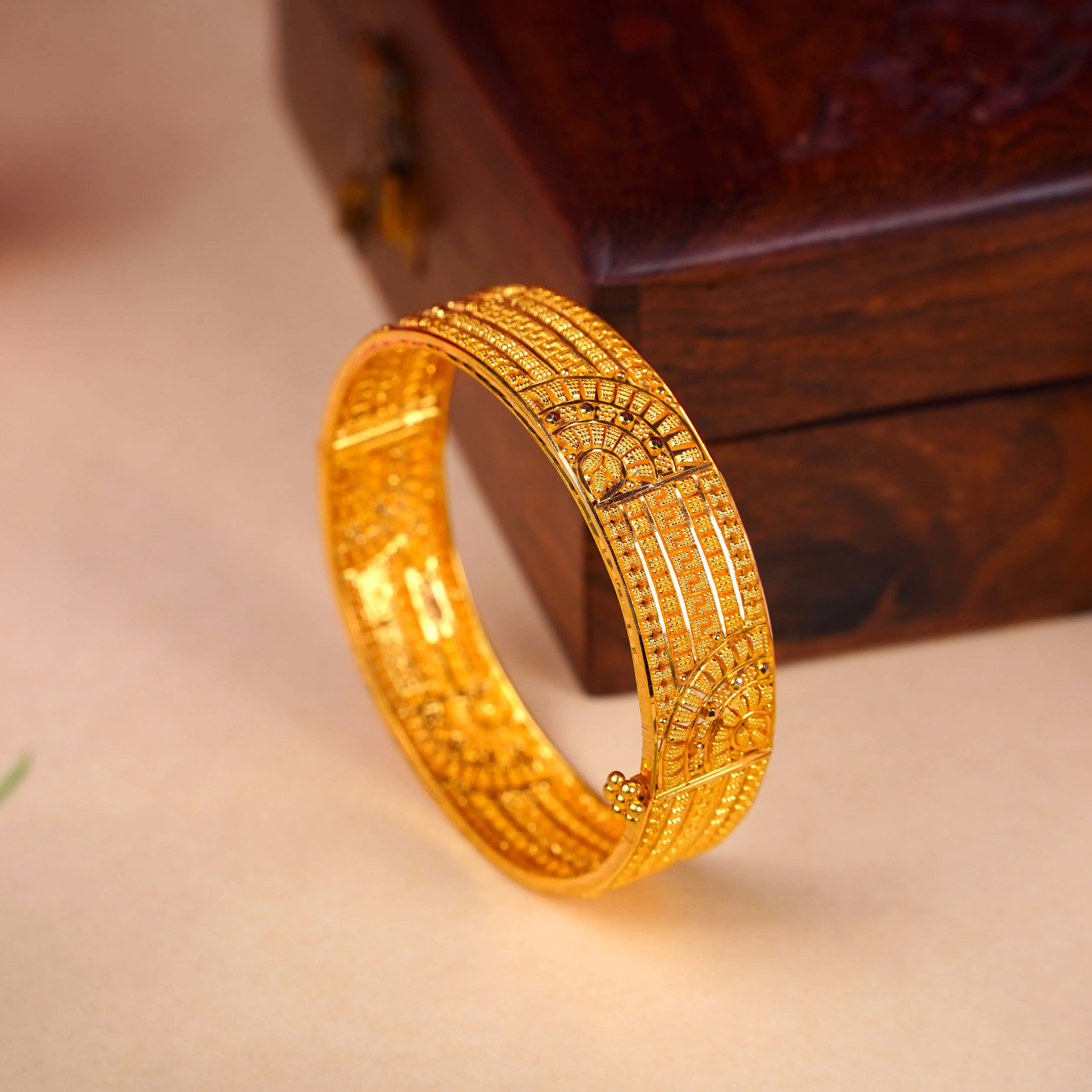 BANGLES