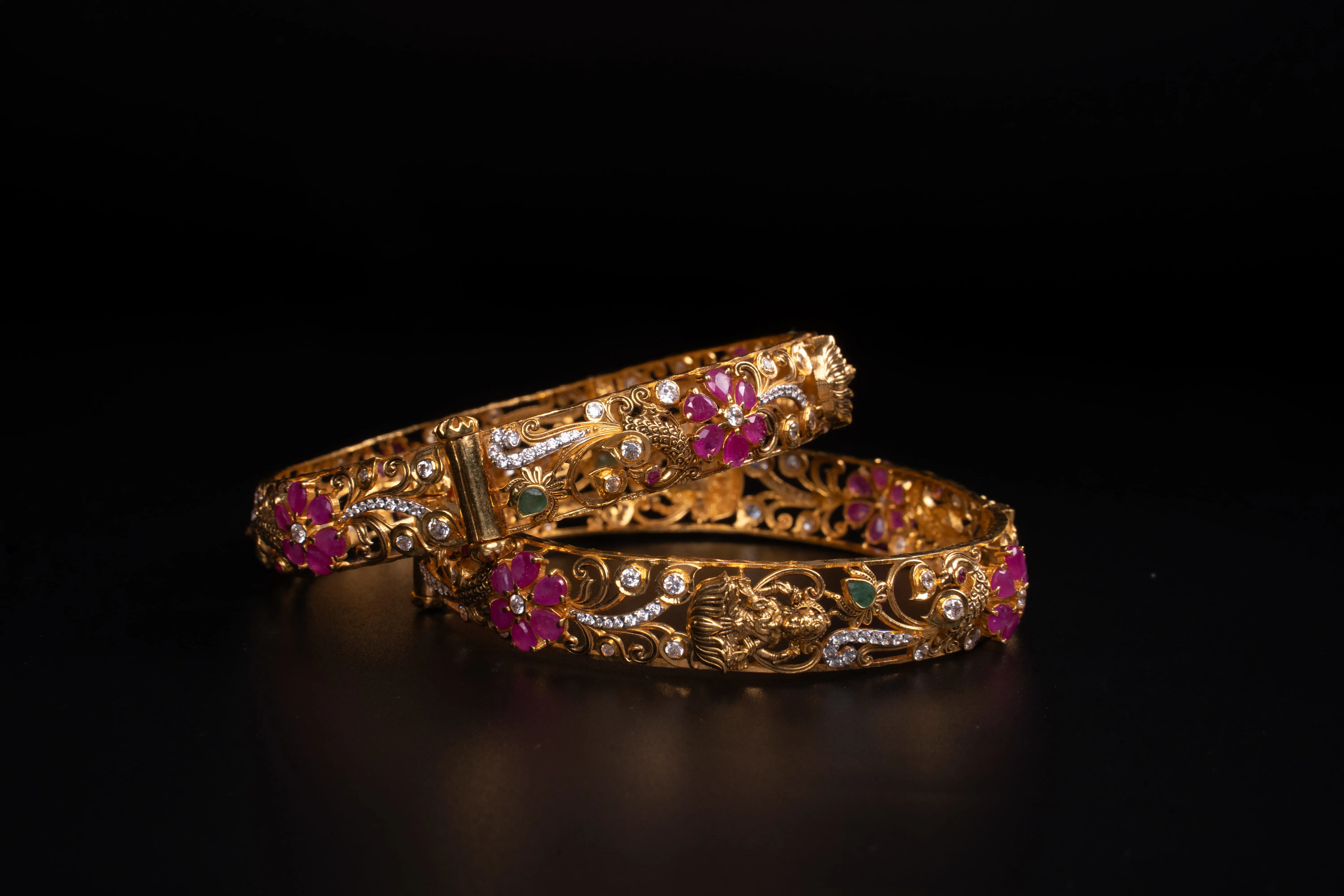 BANGLES