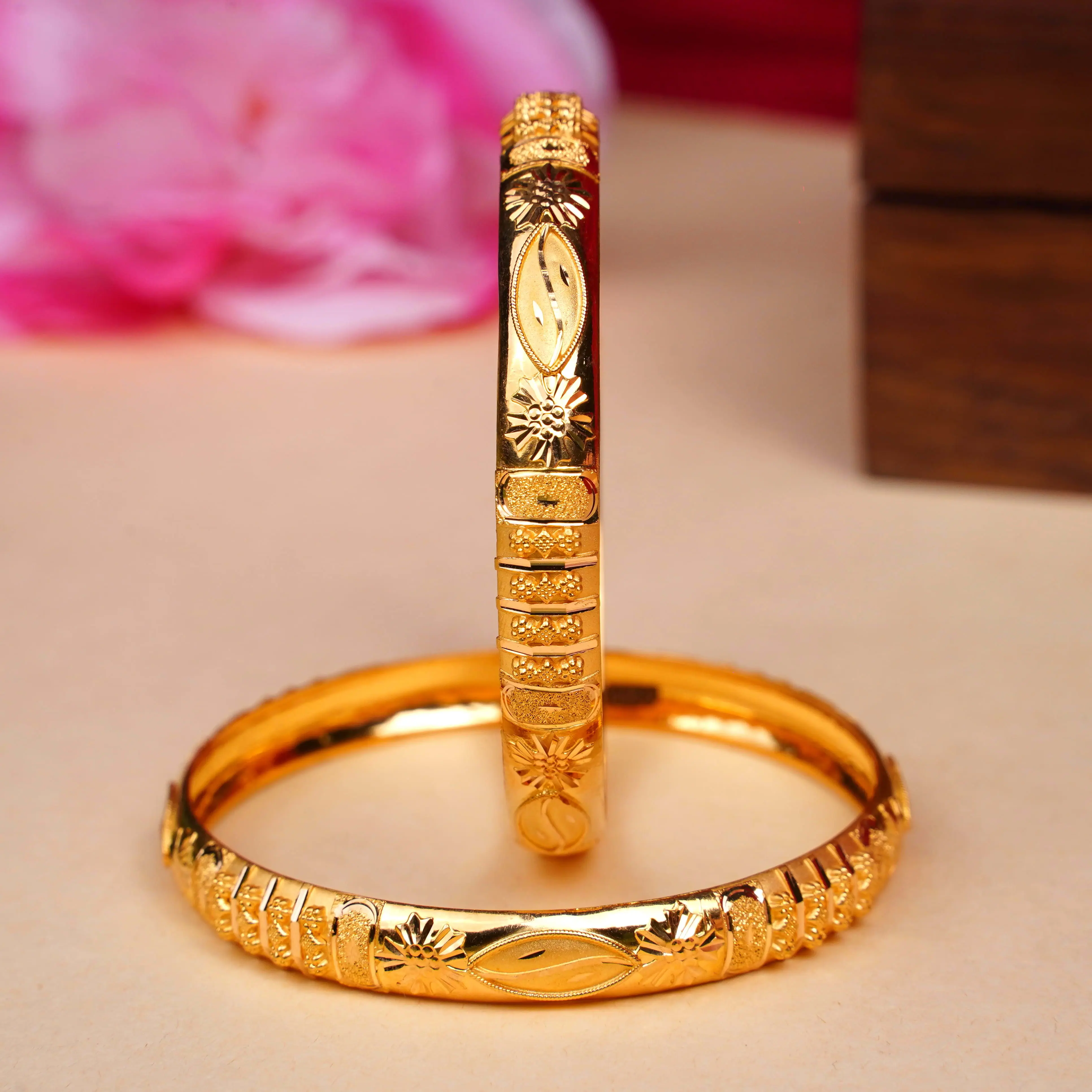 BANGLES