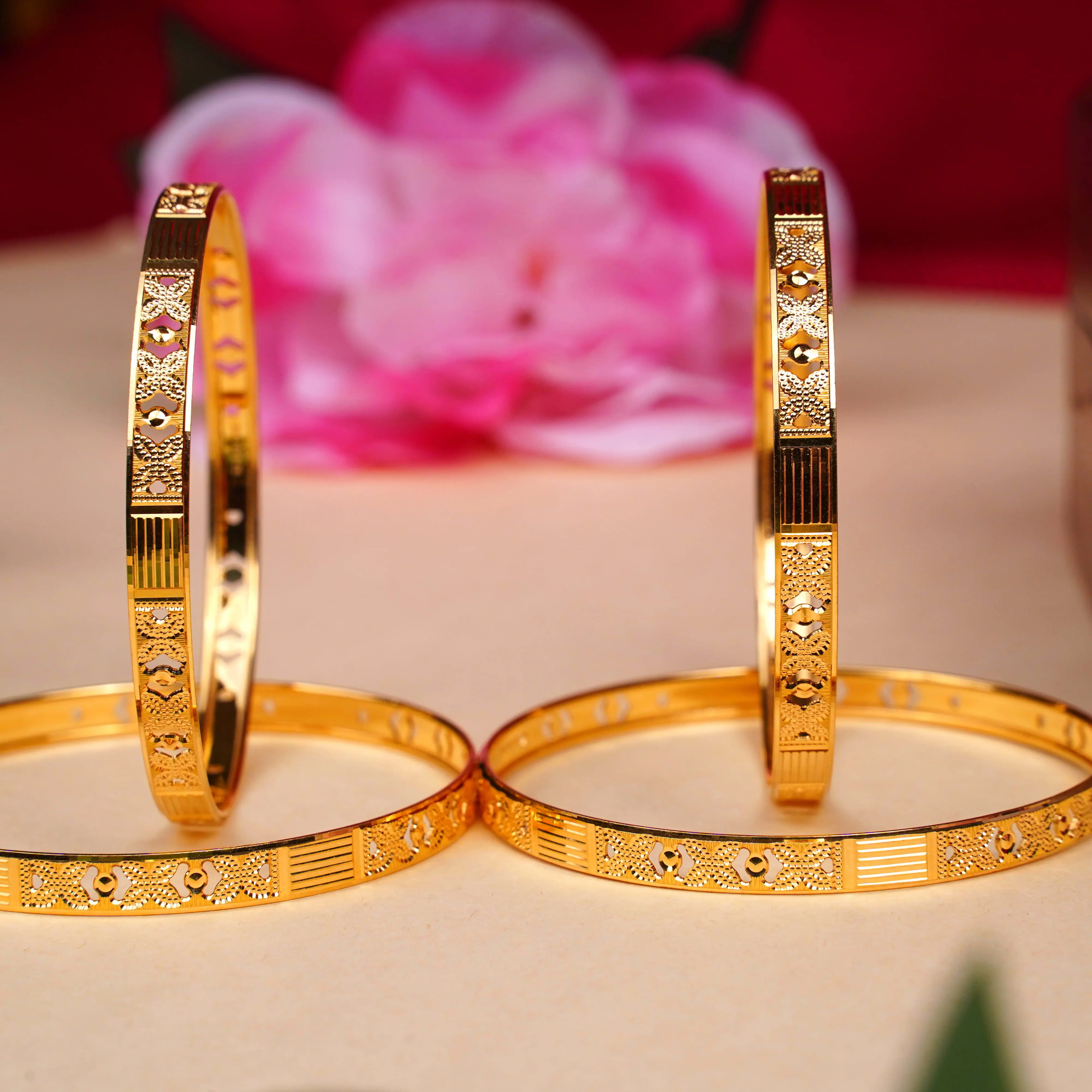 BANGLES