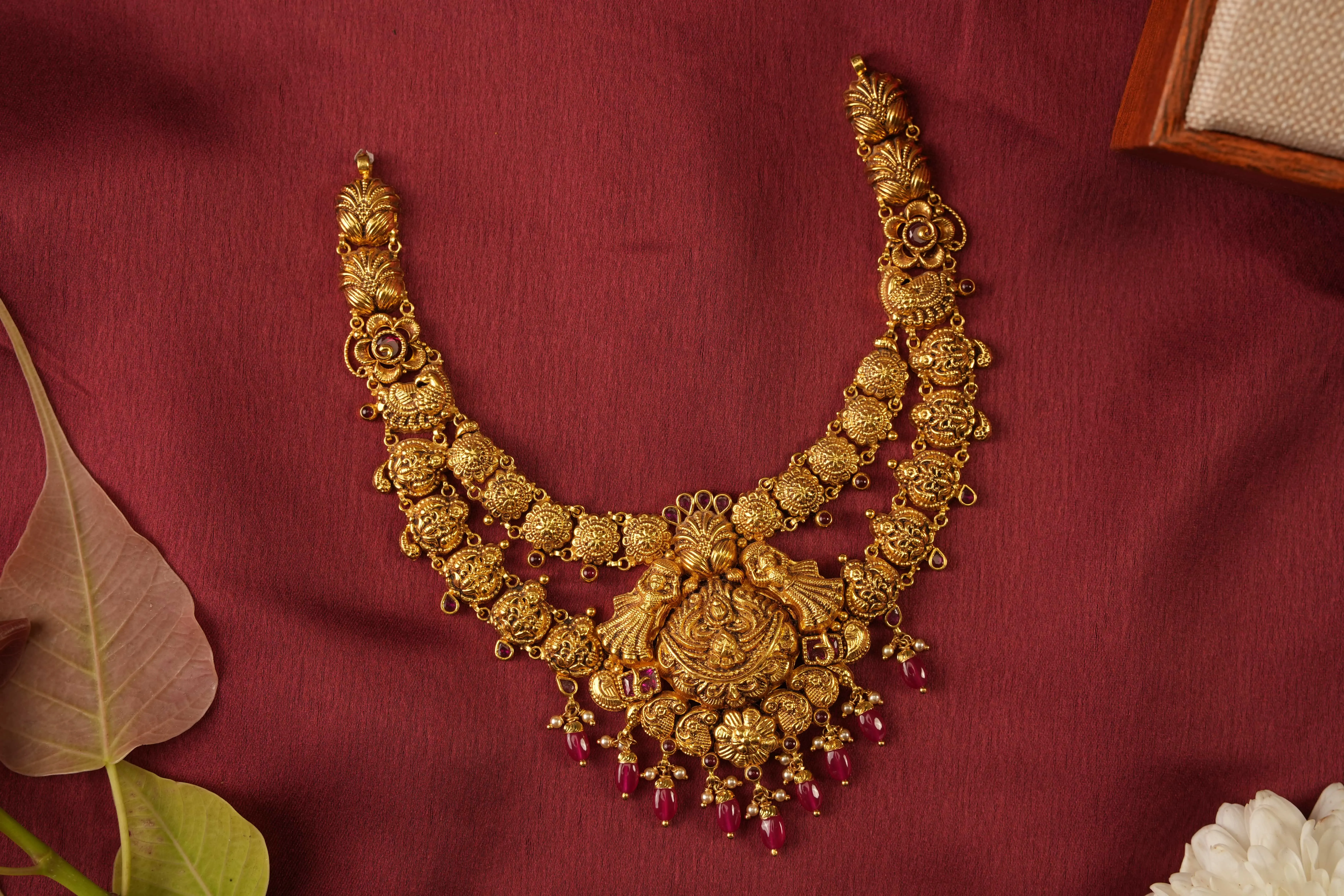 STONE NECKLACE