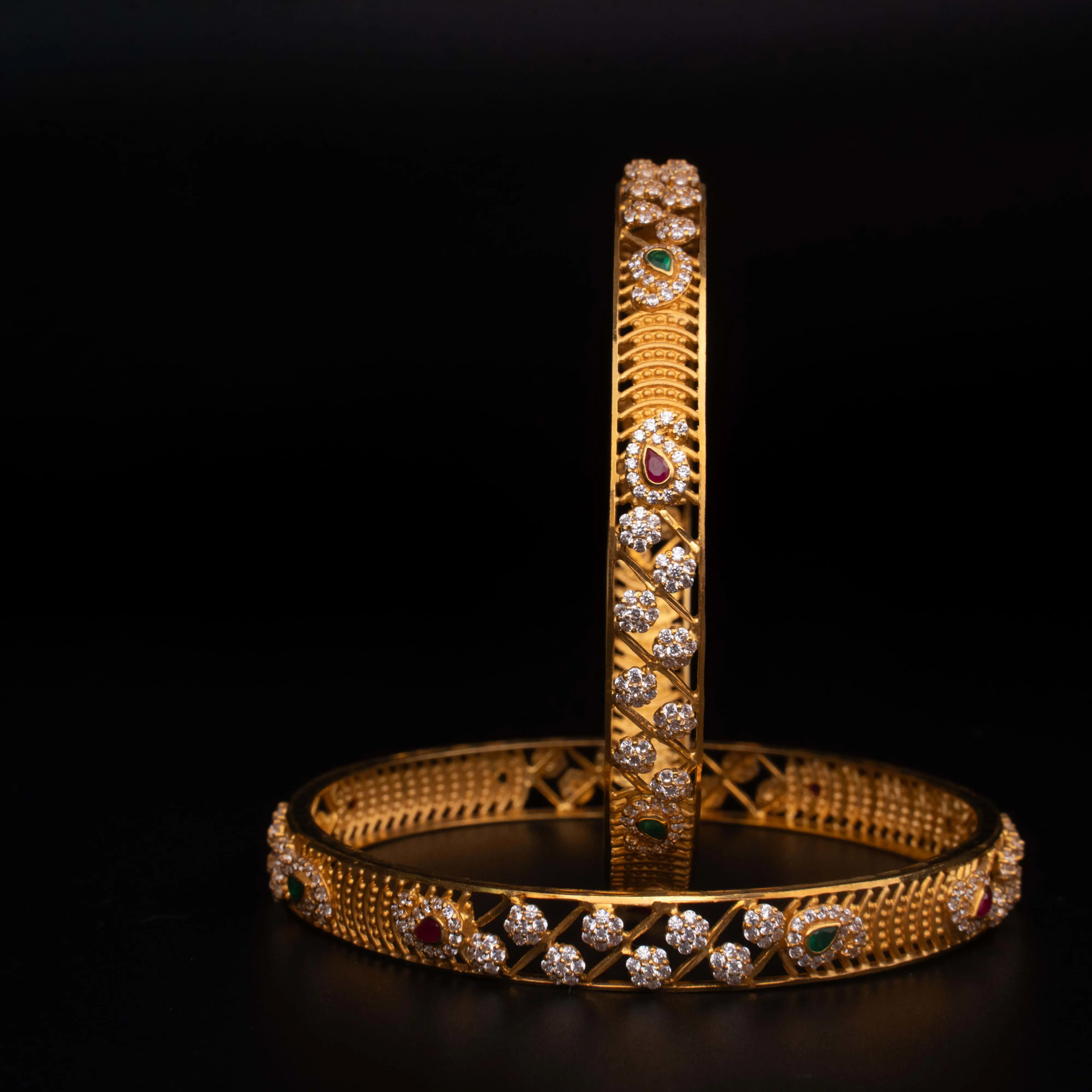 BANGLES