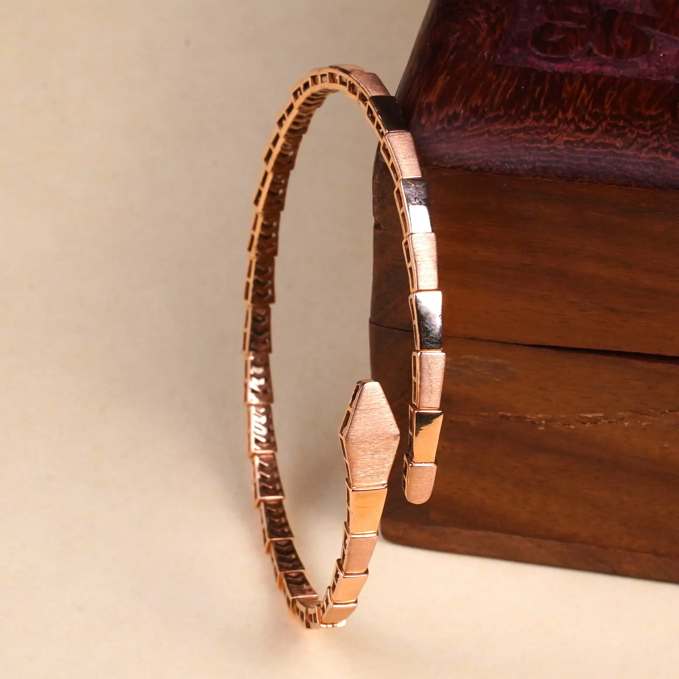 18K WOMEN BRACELET