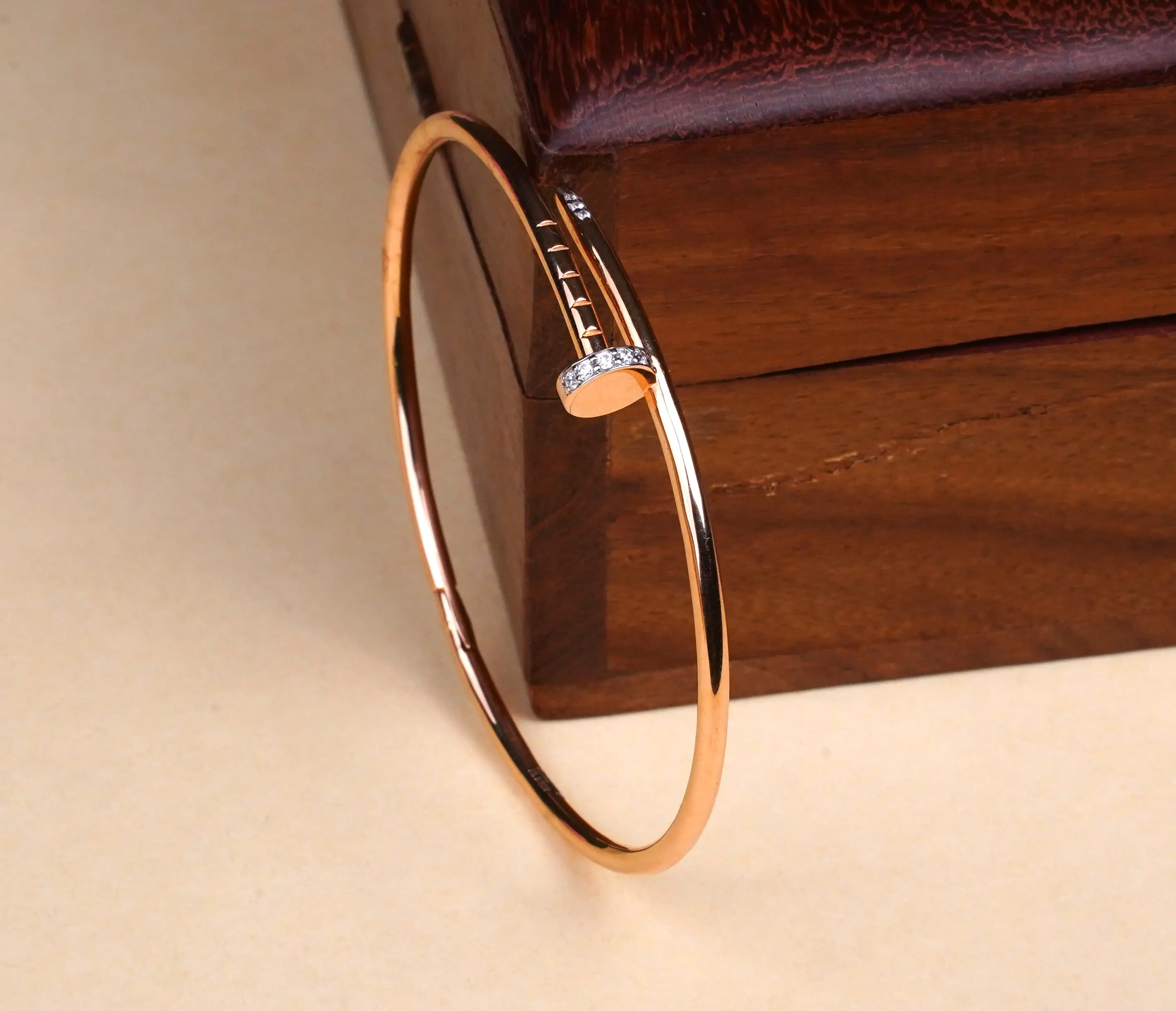18K WOMEN BRACELET