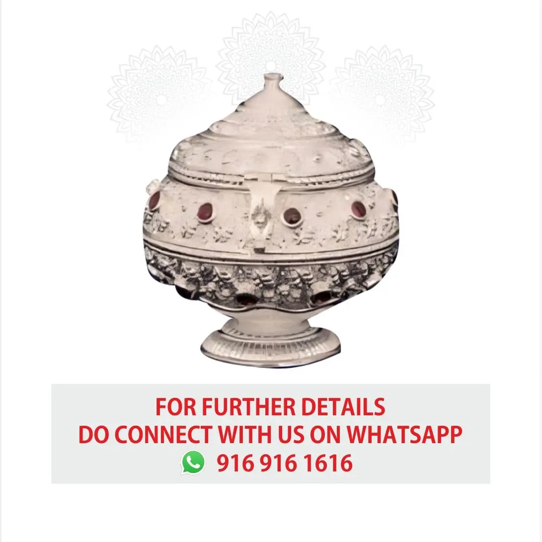 Silver Roud Kum Kum Box With Red Diamond